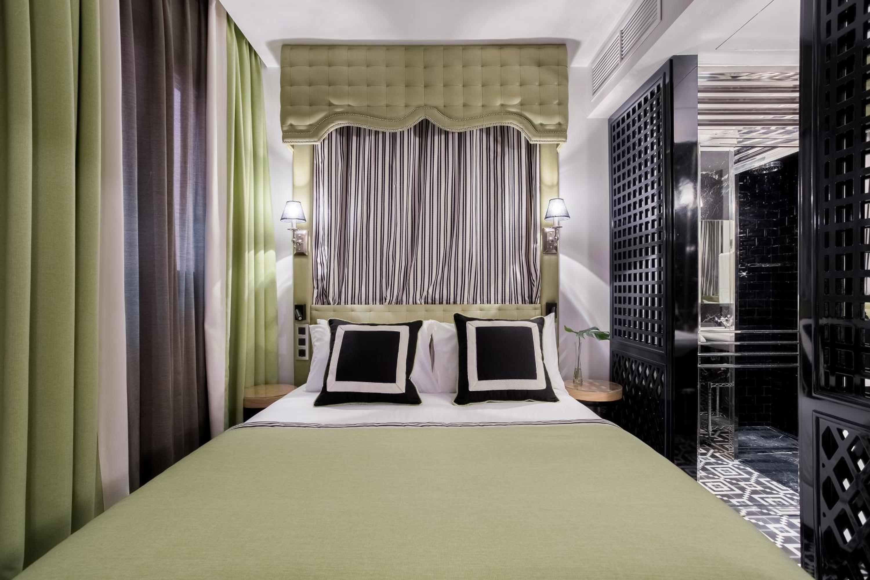 Two Connecting Double Rooms (2 Adults + 2 Children) thumbnail 6