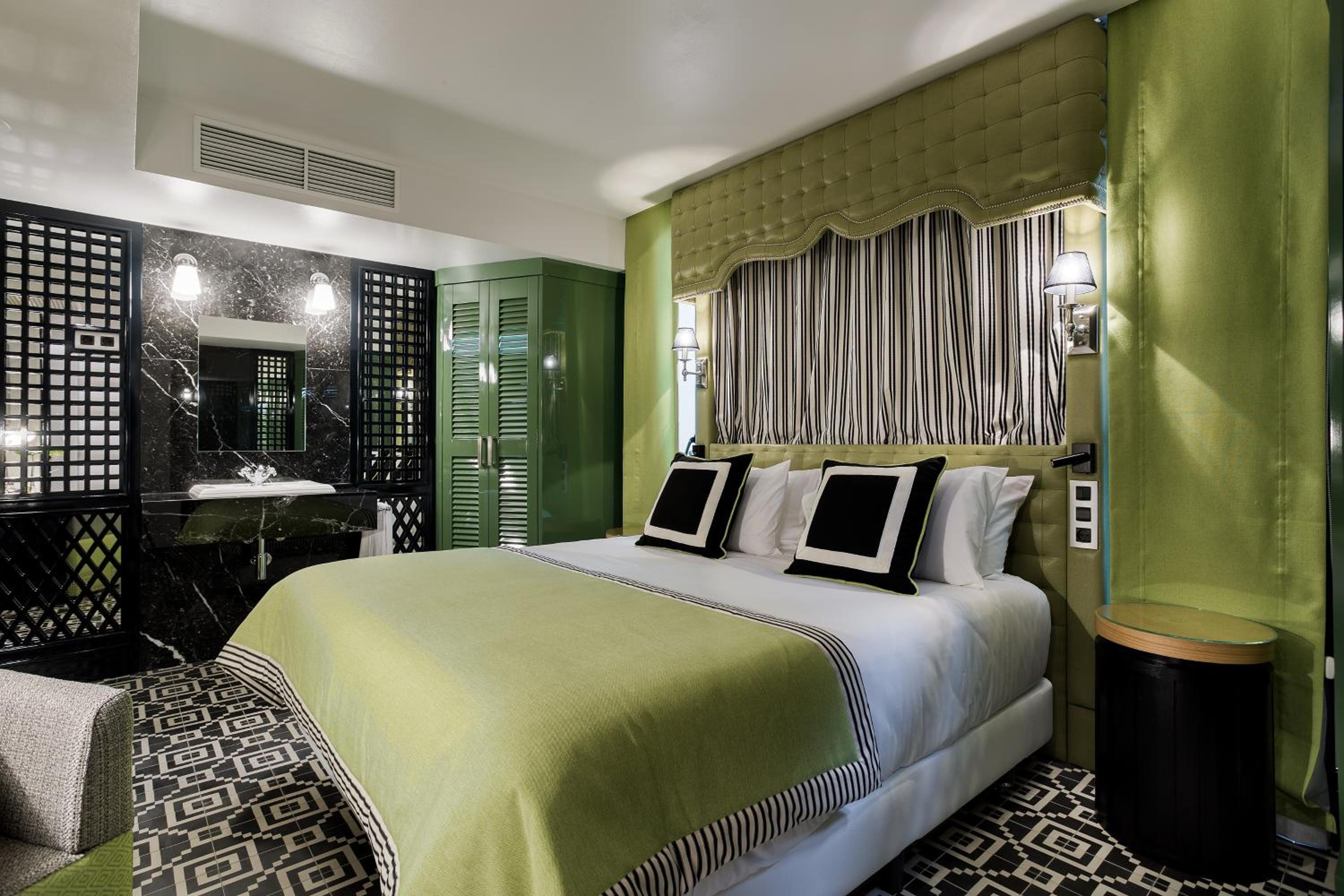 Double or Twin Room thumbnail 5