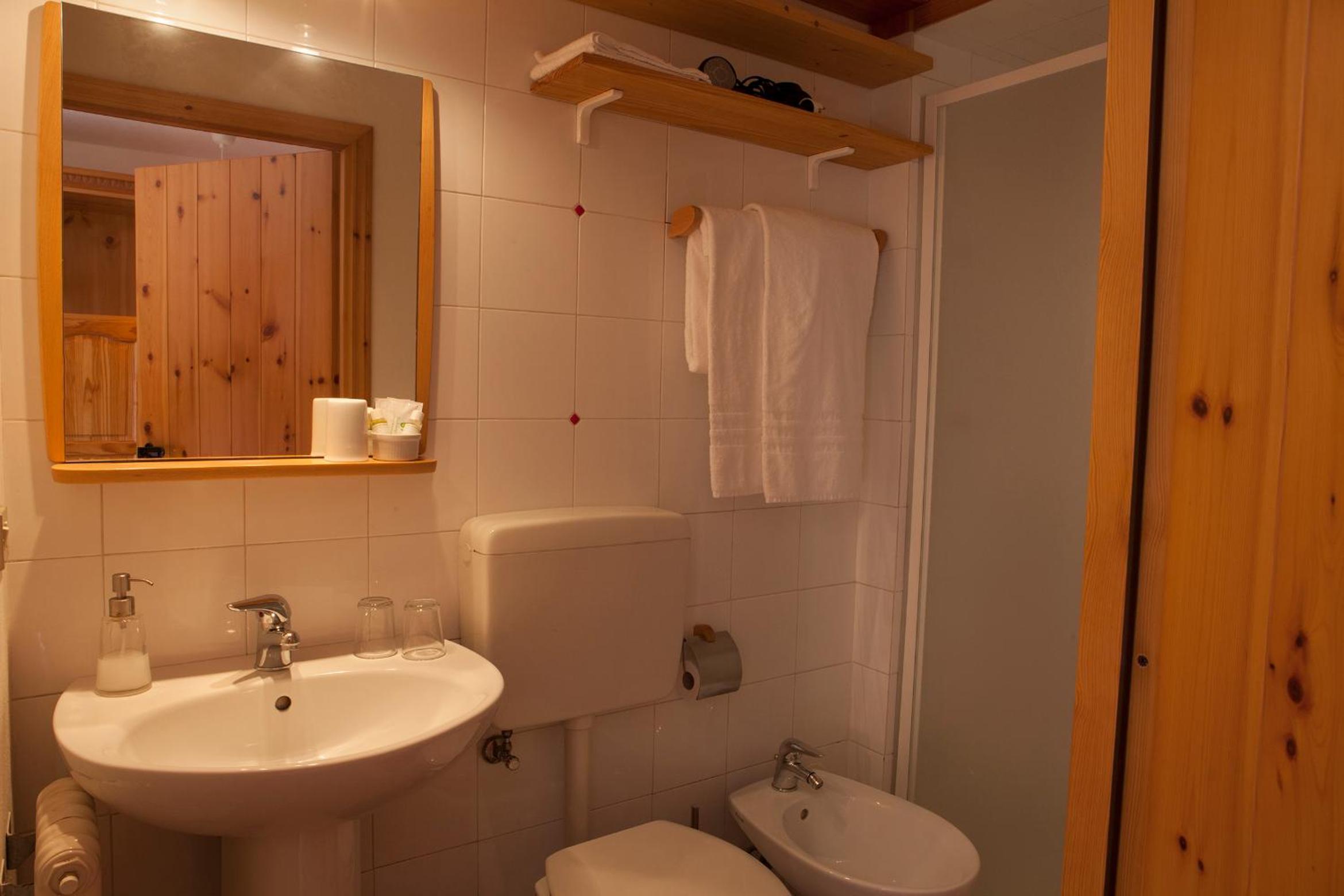 Standard Double or Twin Room with Garden View photo 2