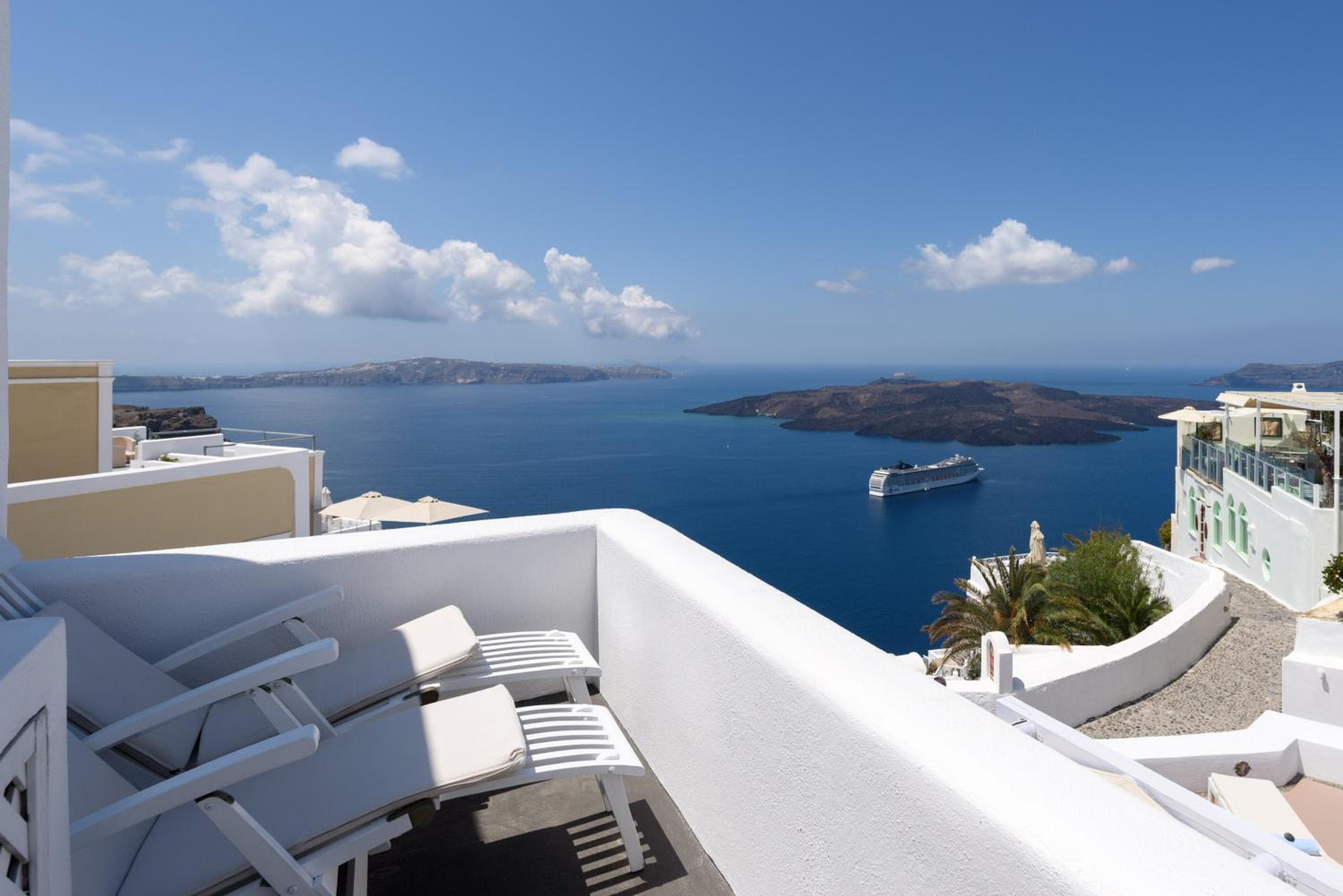 Rigoletto Suite with Caldera View - Photo 9