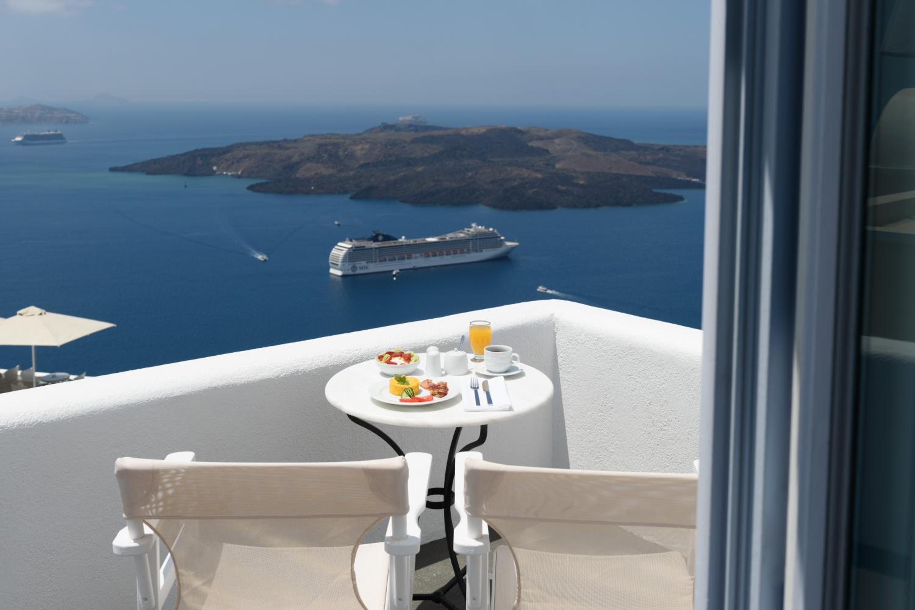 Rigoletto Suite with Caldera View - Photo 13