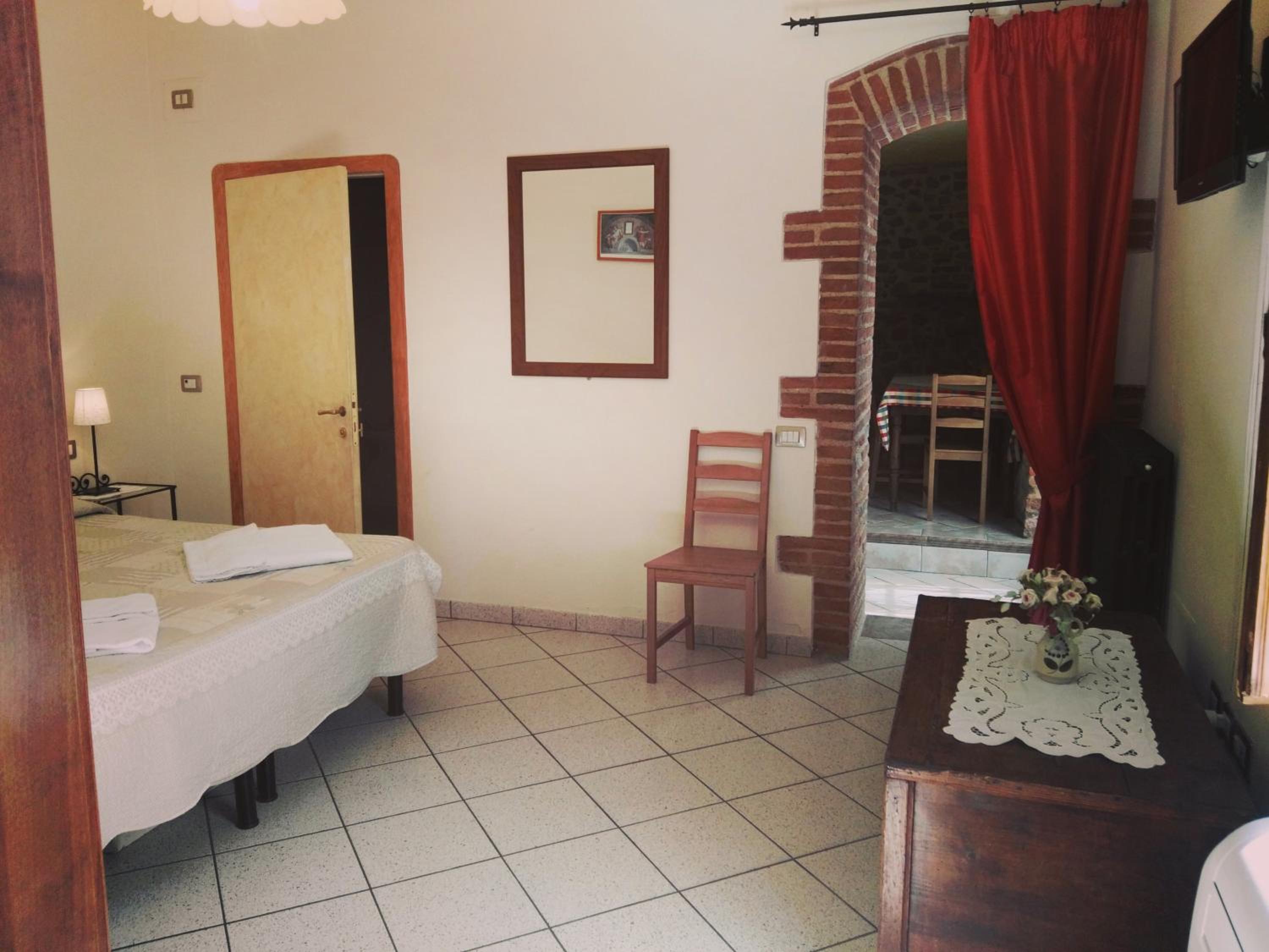 Classic Triple Room - Photo 6