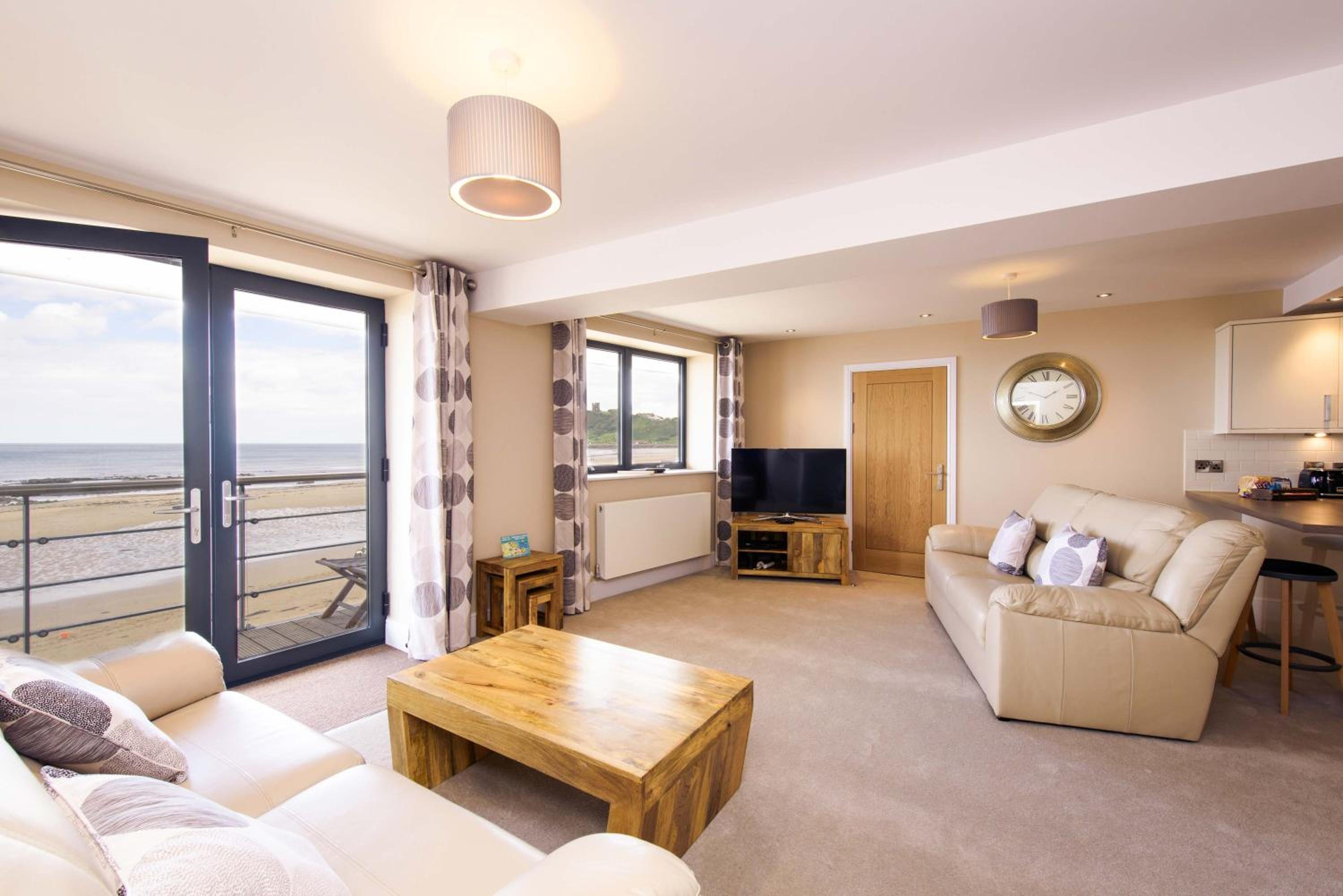 Three-Bedroom Duplex Apartment with Sea View photo 1