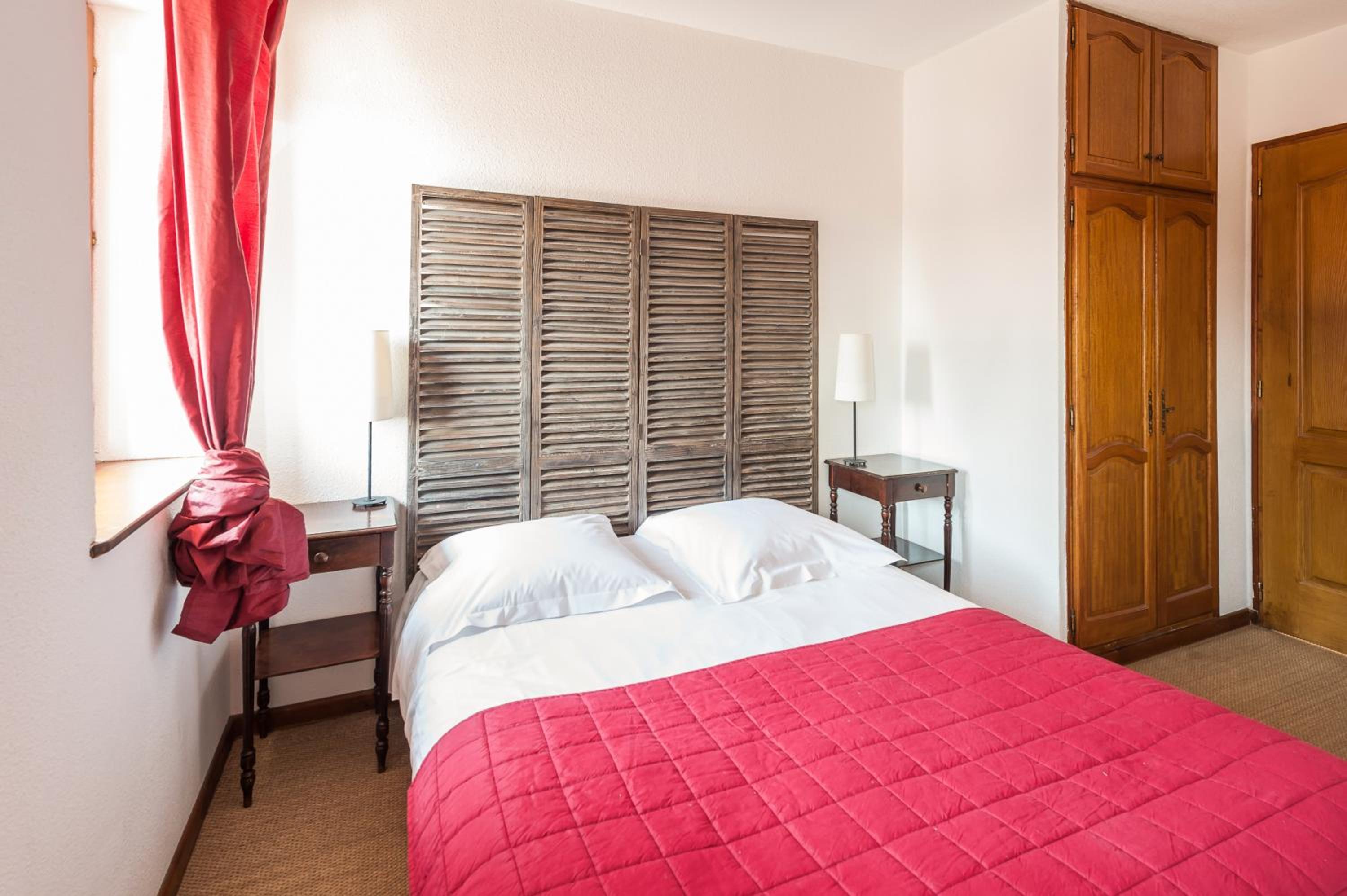 Double Room - Photo 7