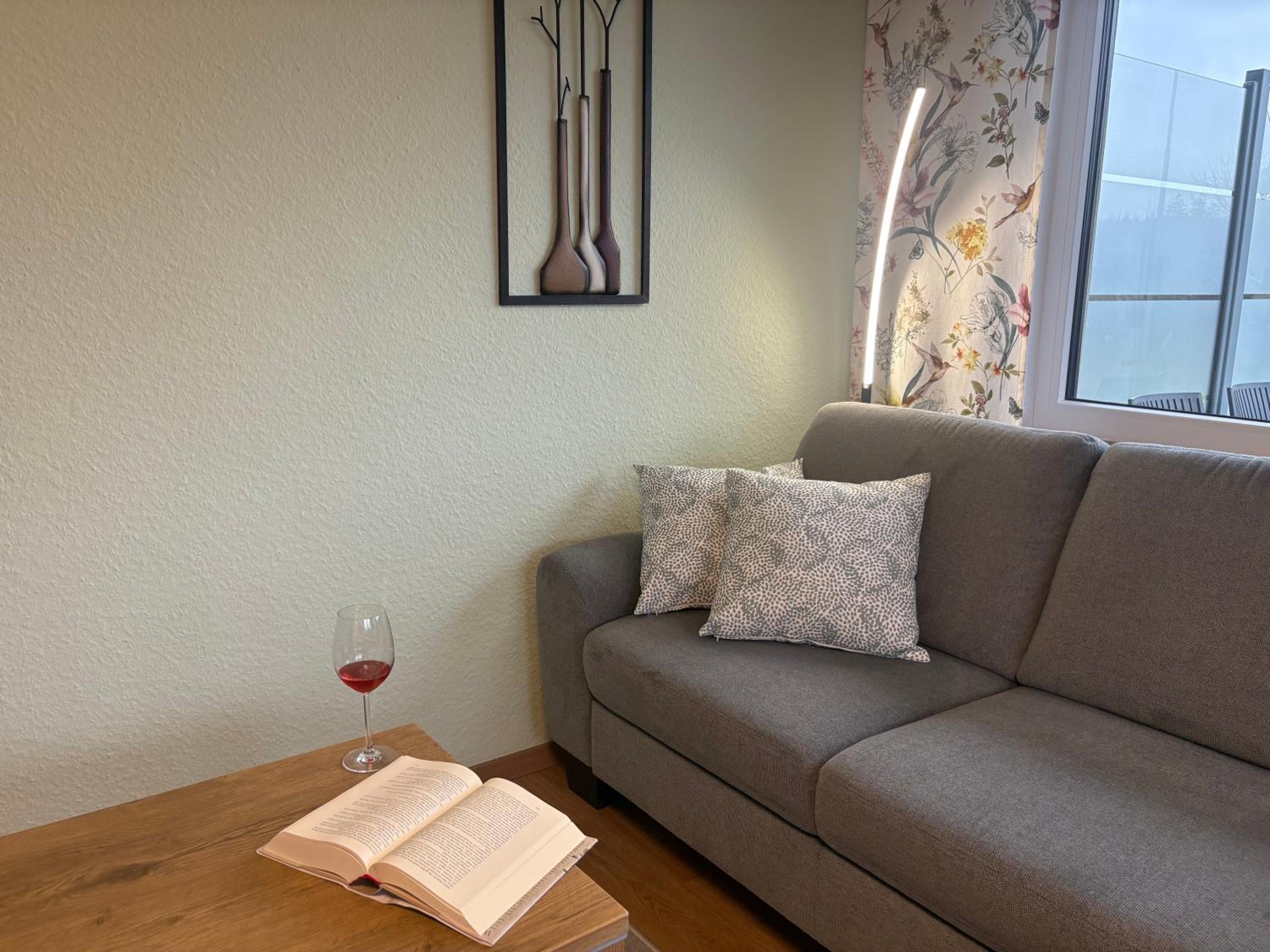 One-Bedroom Apartment photo 3