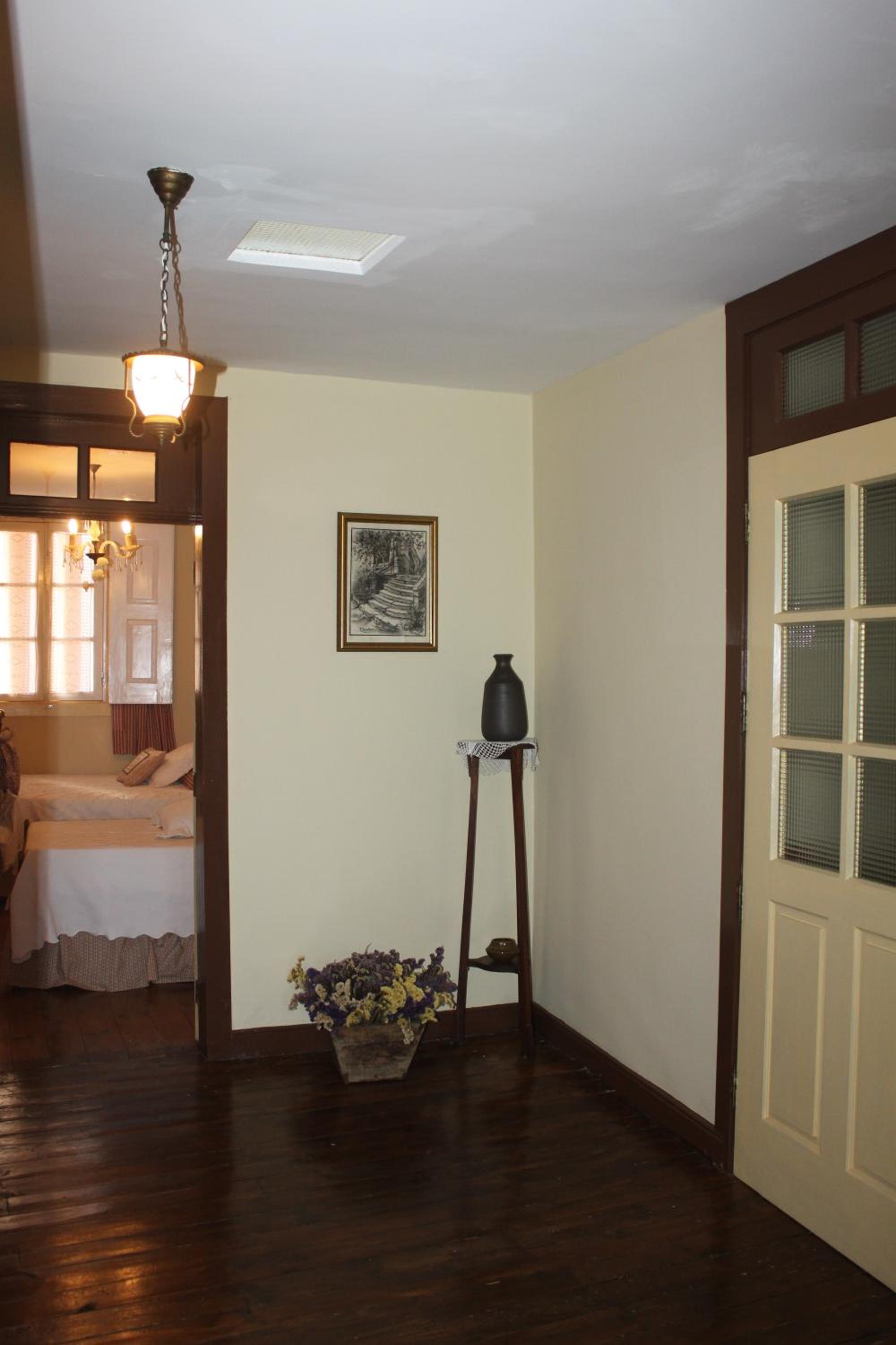 Five-Bedroom House photo 1