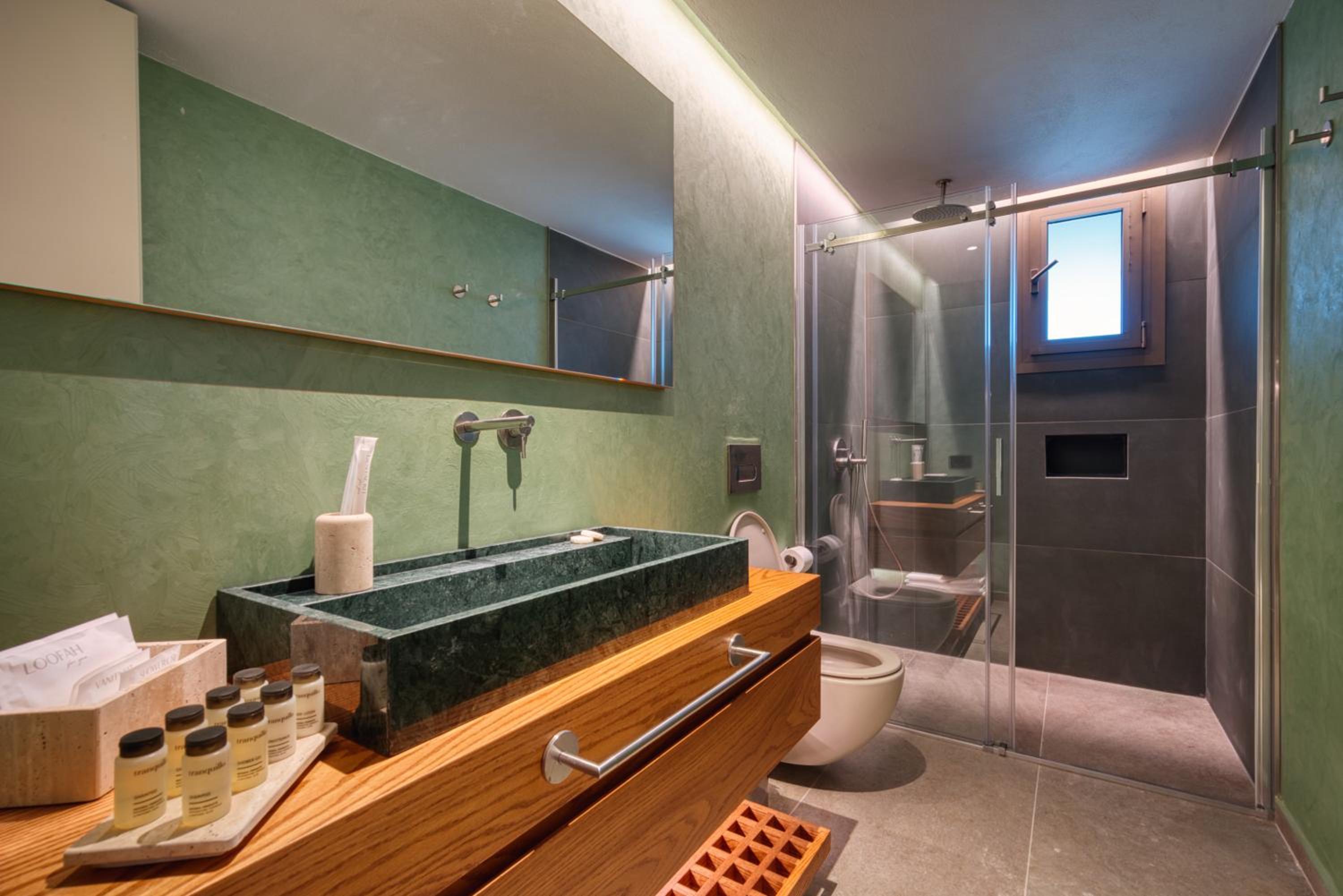 Suite with Hot Tub