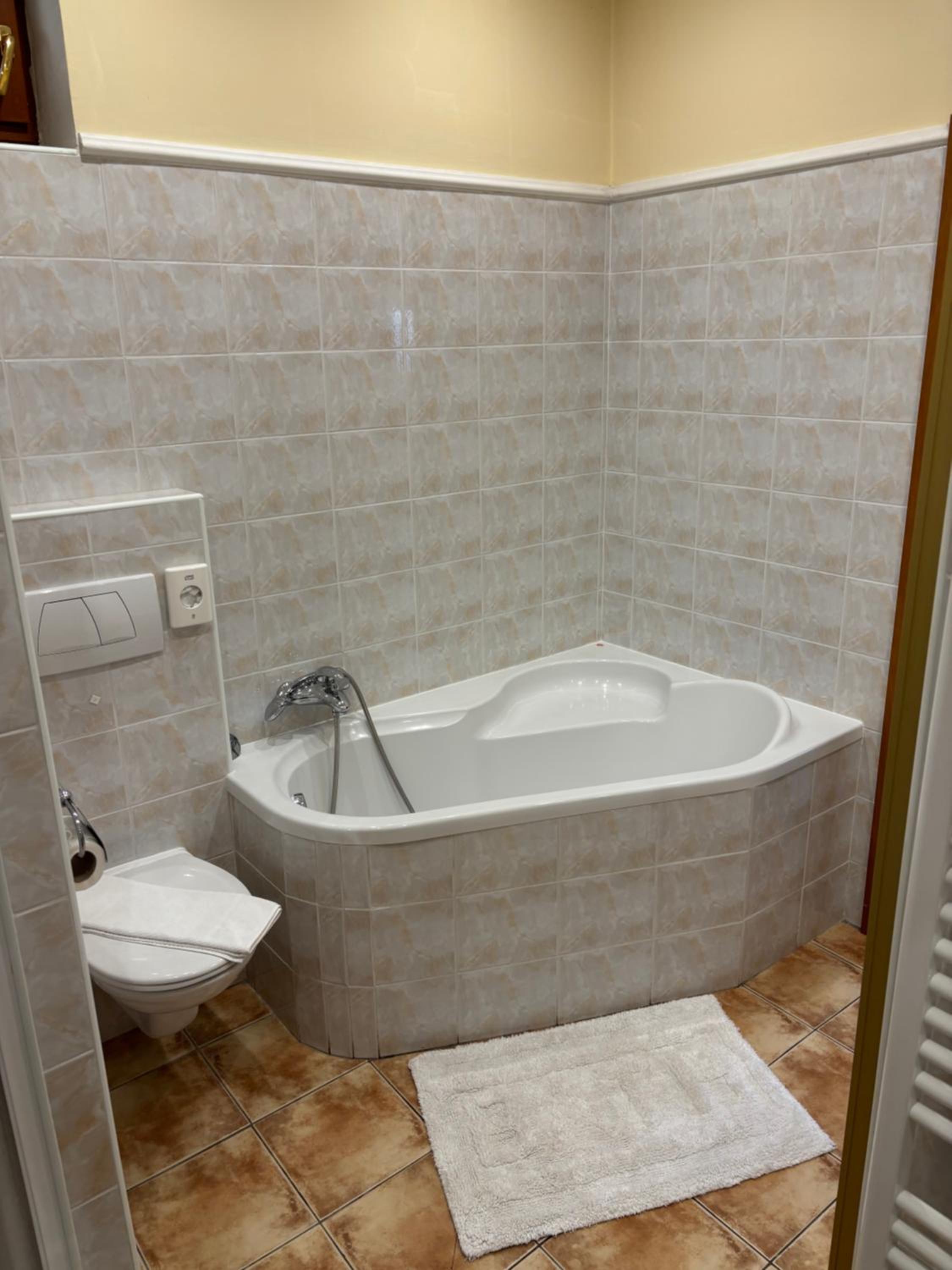 Apartment - Photo 2