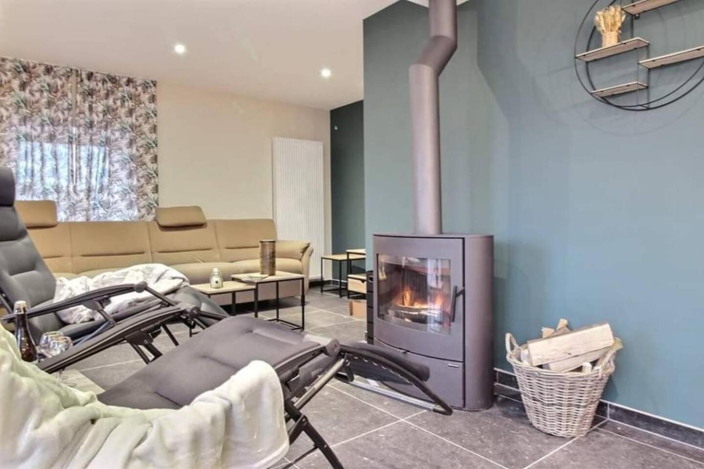 Four-Bedroom House photo 2