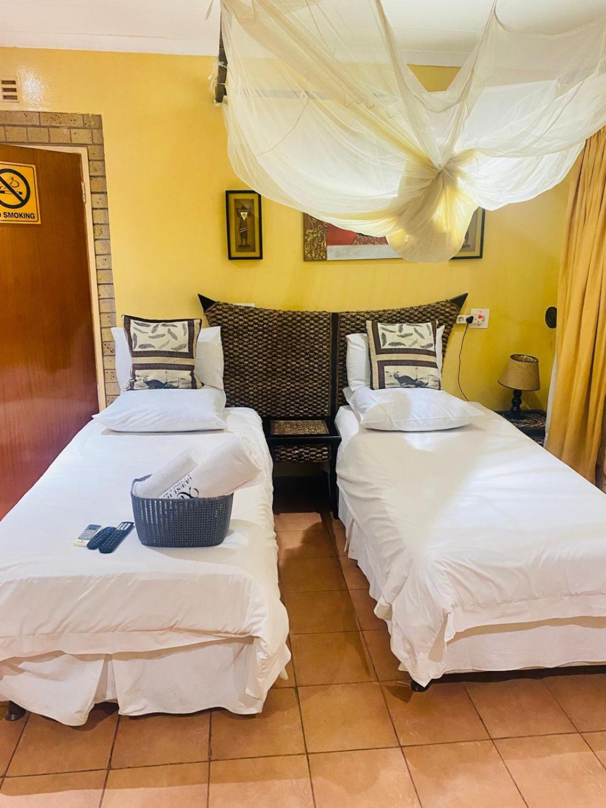 Standard Twin Room - Photo 1