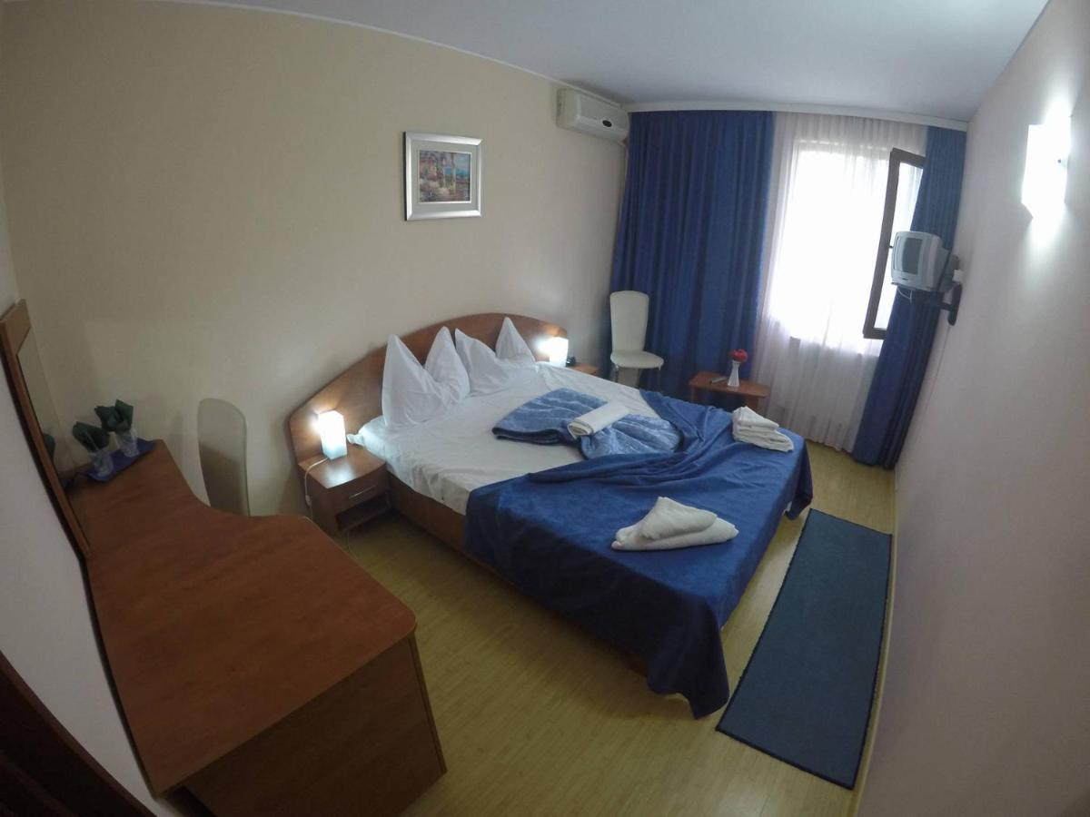 Standard Double/Twin Room - Photo 2