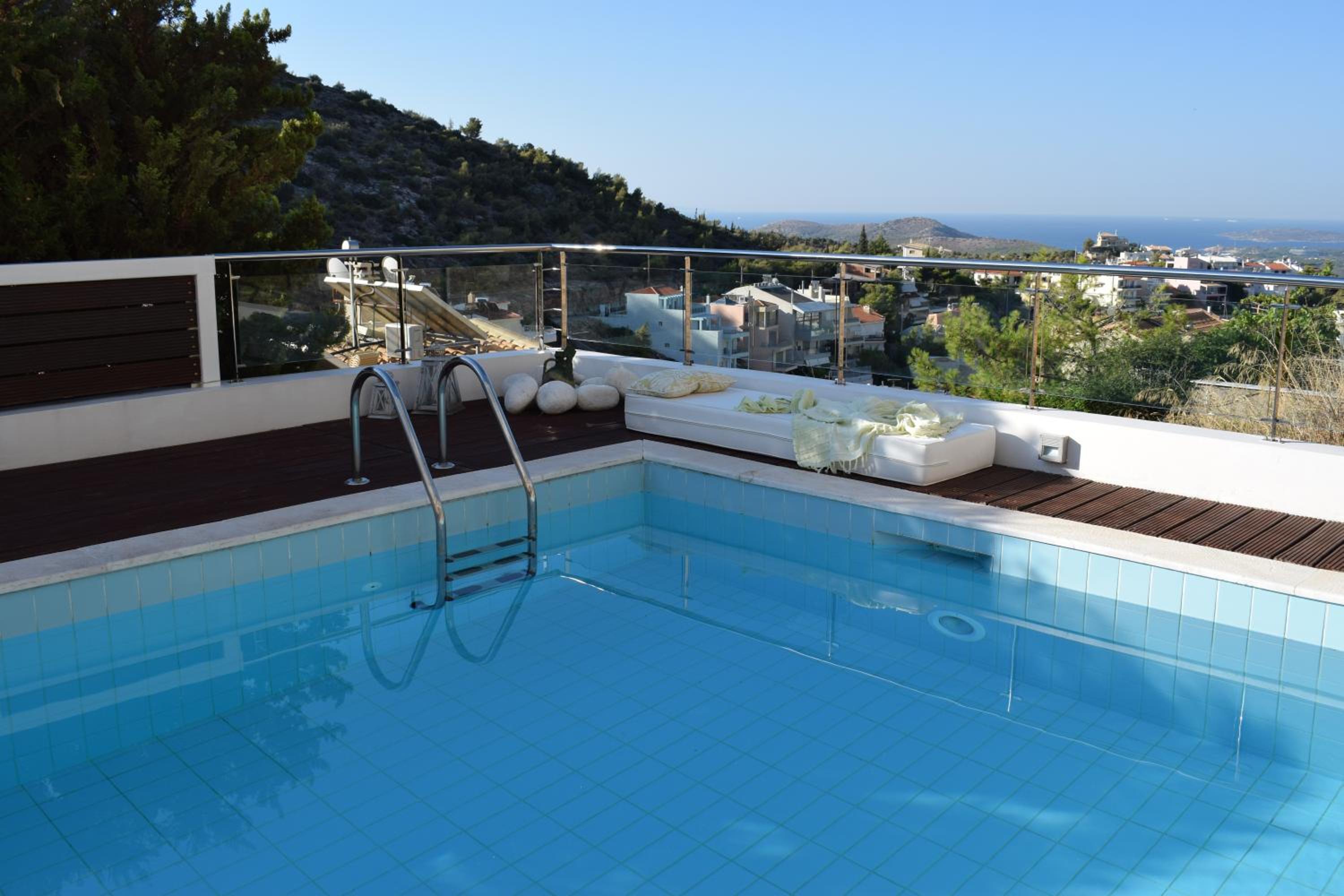 Deluxe Suite with Sea View and direct Pool Access photo 3
