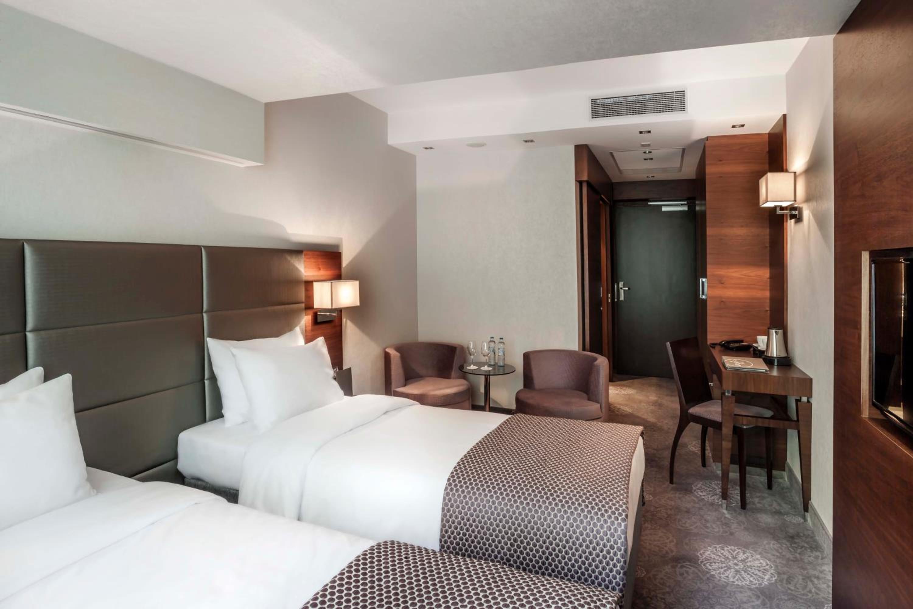 Superior Double or Twin Room photo 2