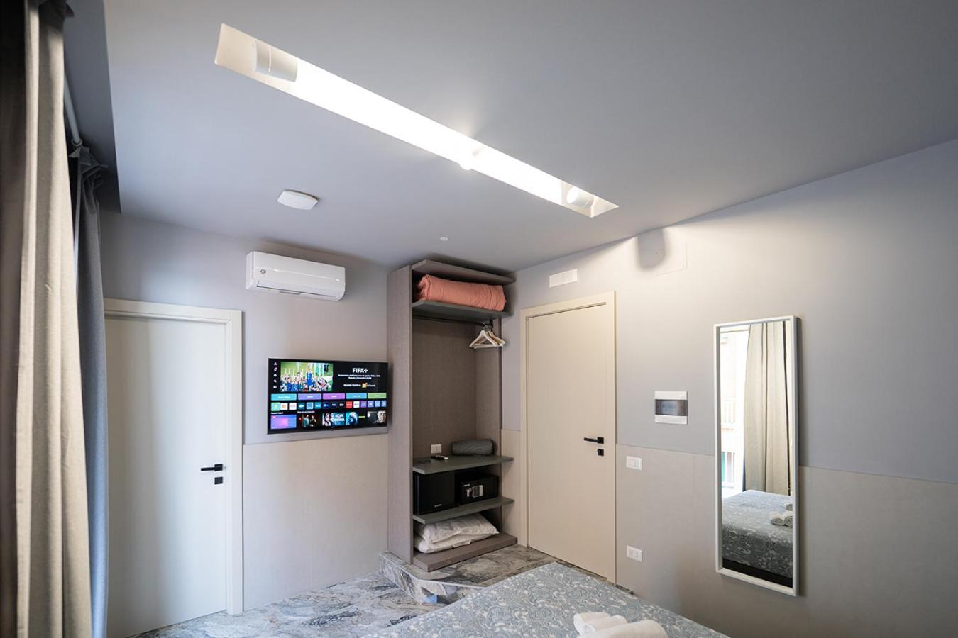 Double or Twin Room with Side Sea View