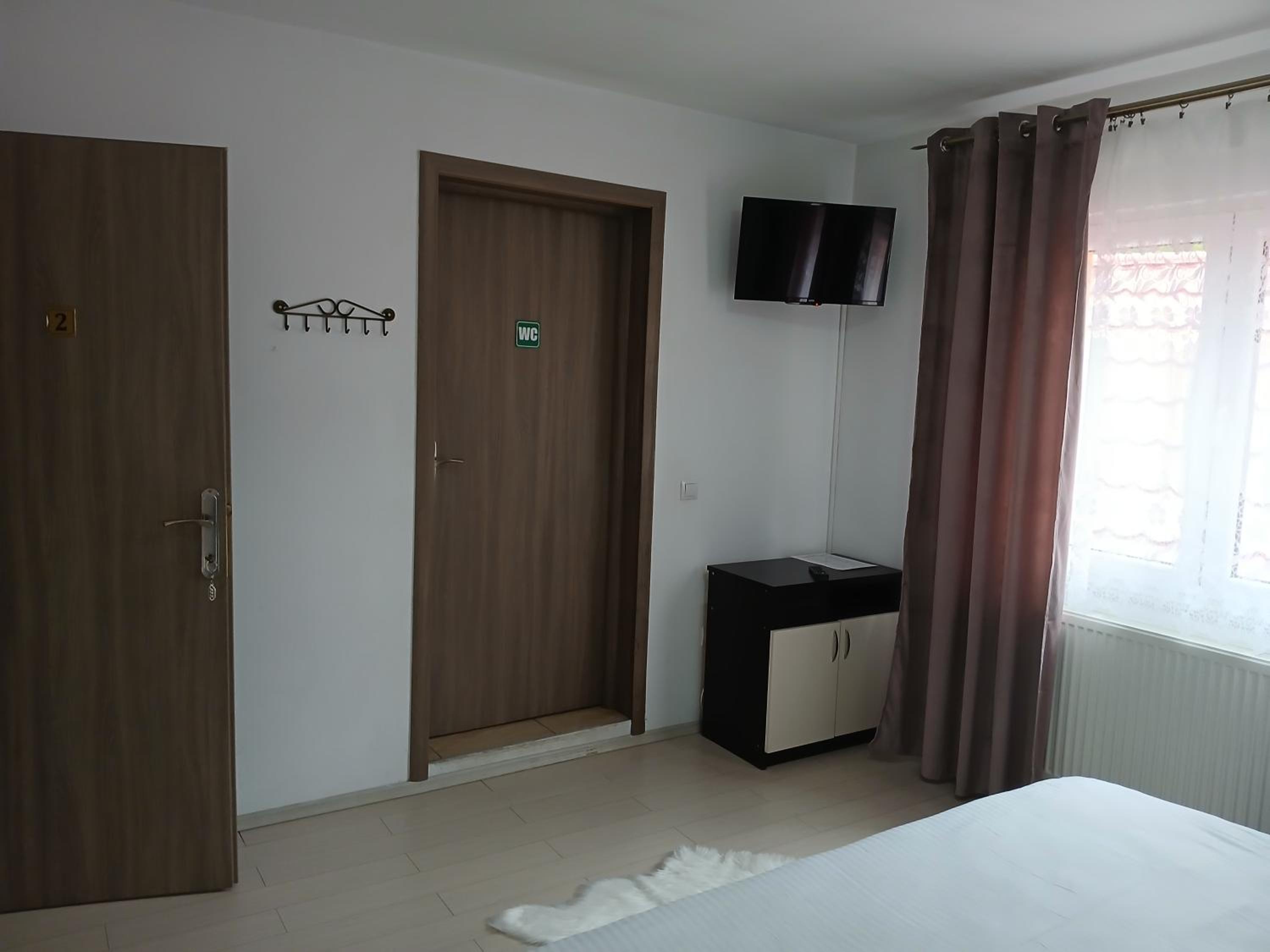 Double Room - Photo 5