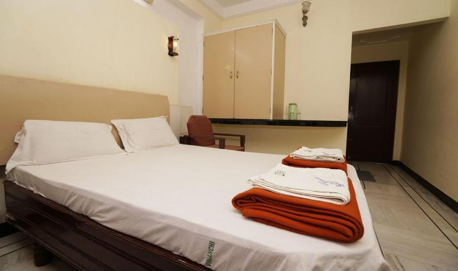 Budget Double Room photo 3