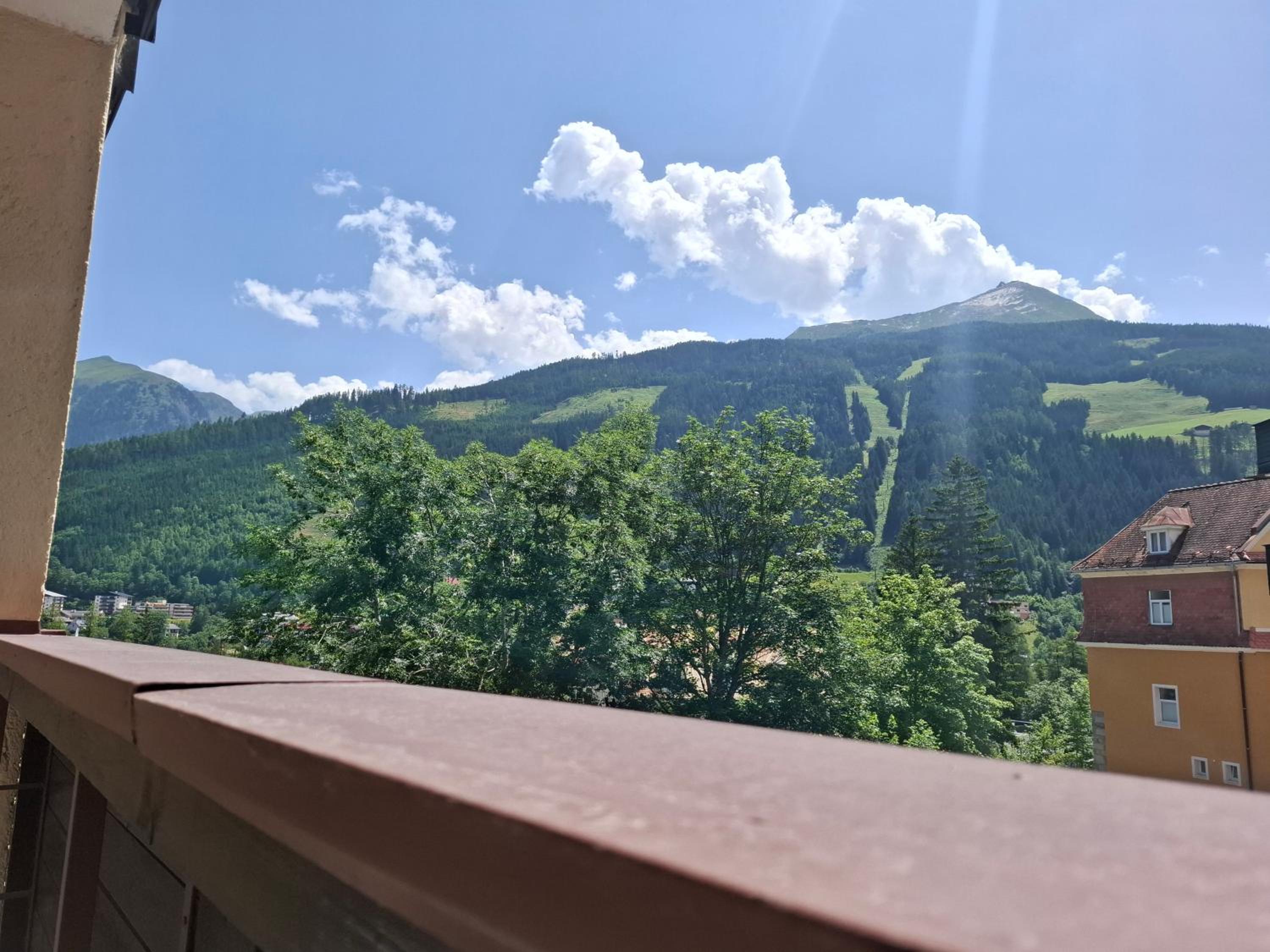 One-Bedroom Apartment with View