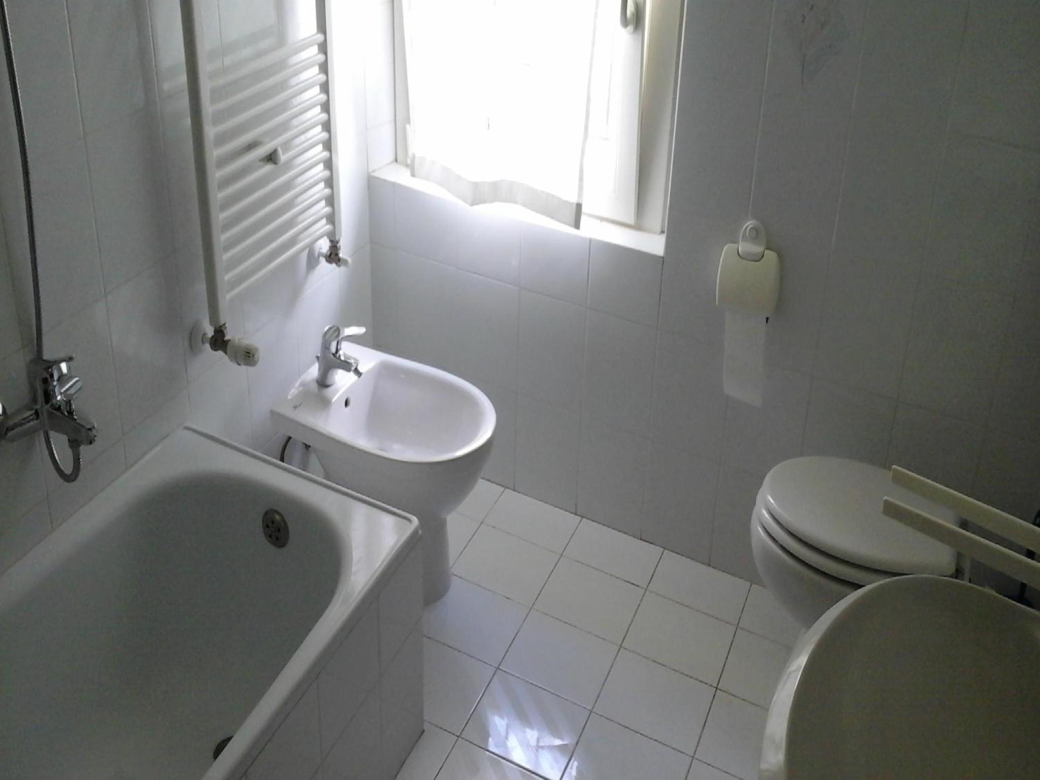 Single Room with Private External Bathroom photo 2