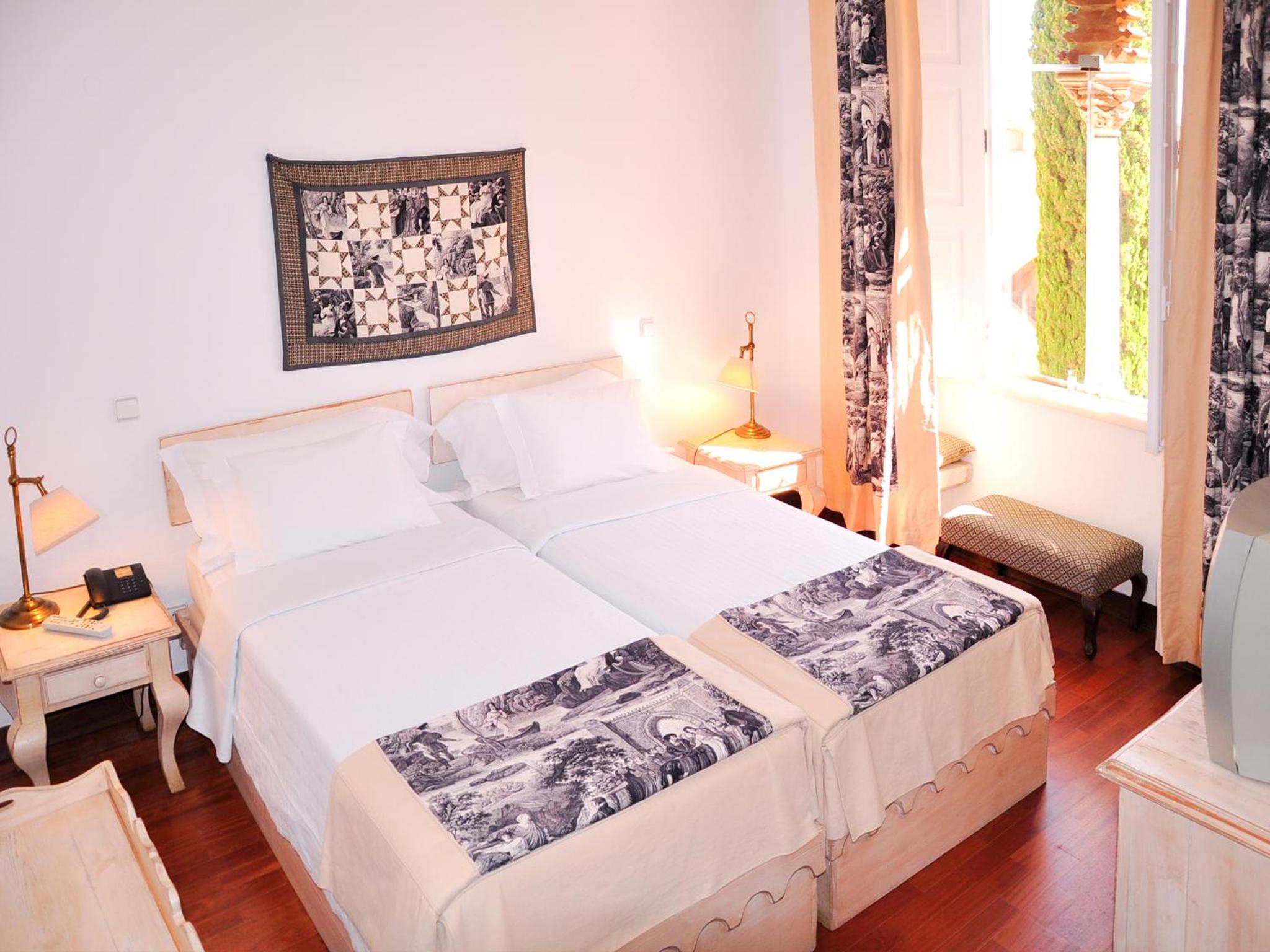 Standard Twin Room - Photo 1