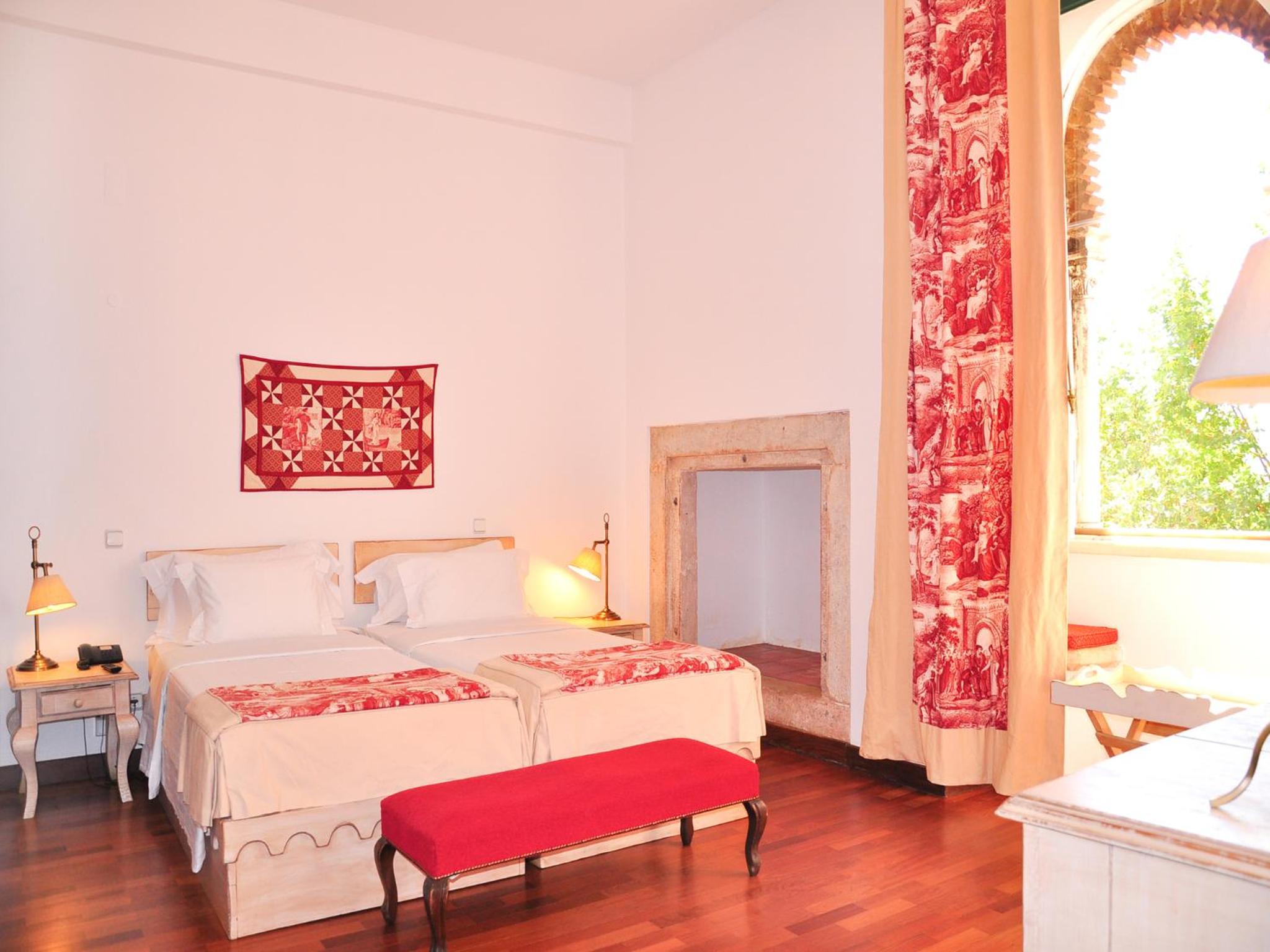 Standard Double Room - Photo 12