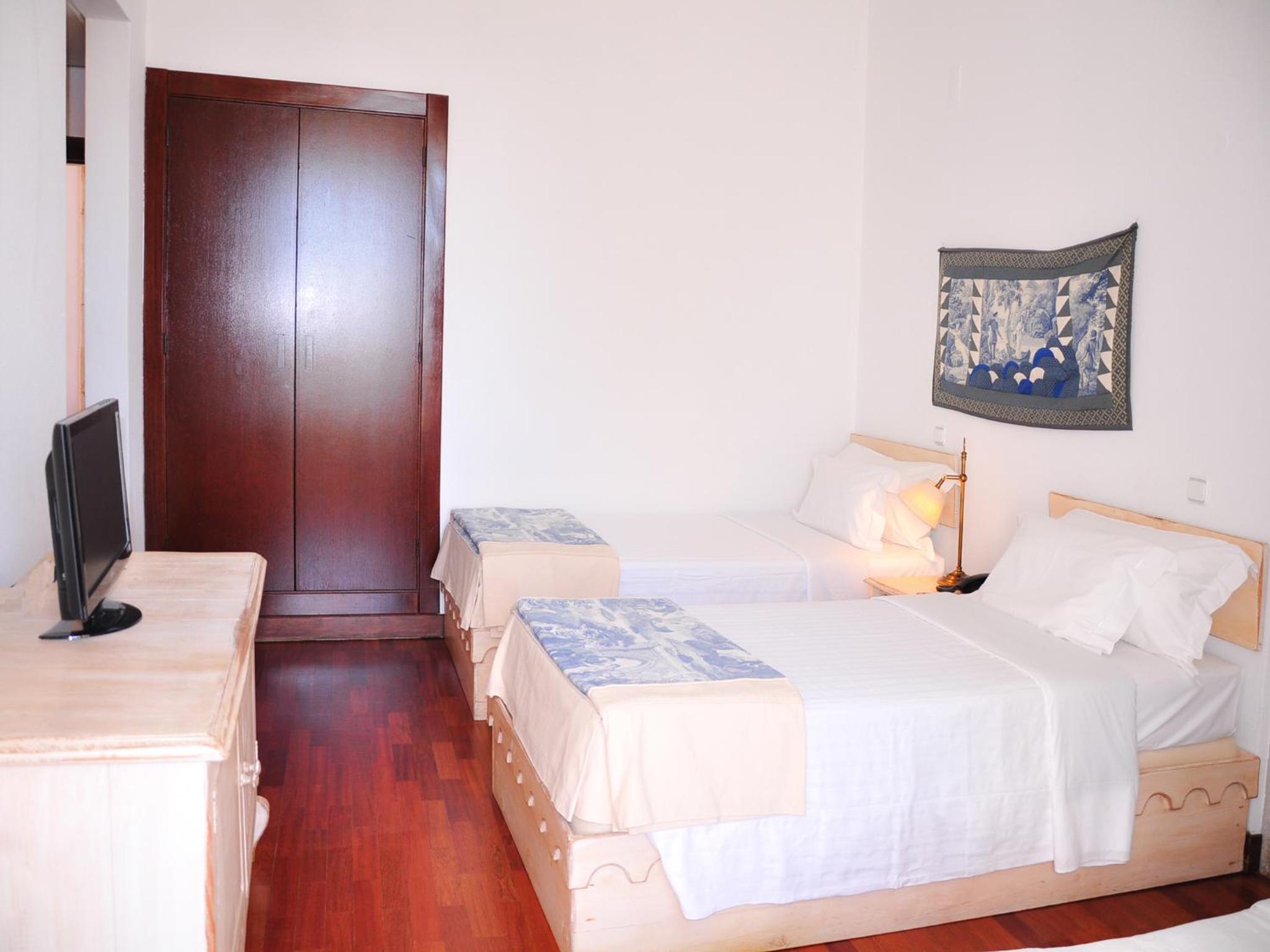 Two Connecting Double or Twin Rooms - Photo 9