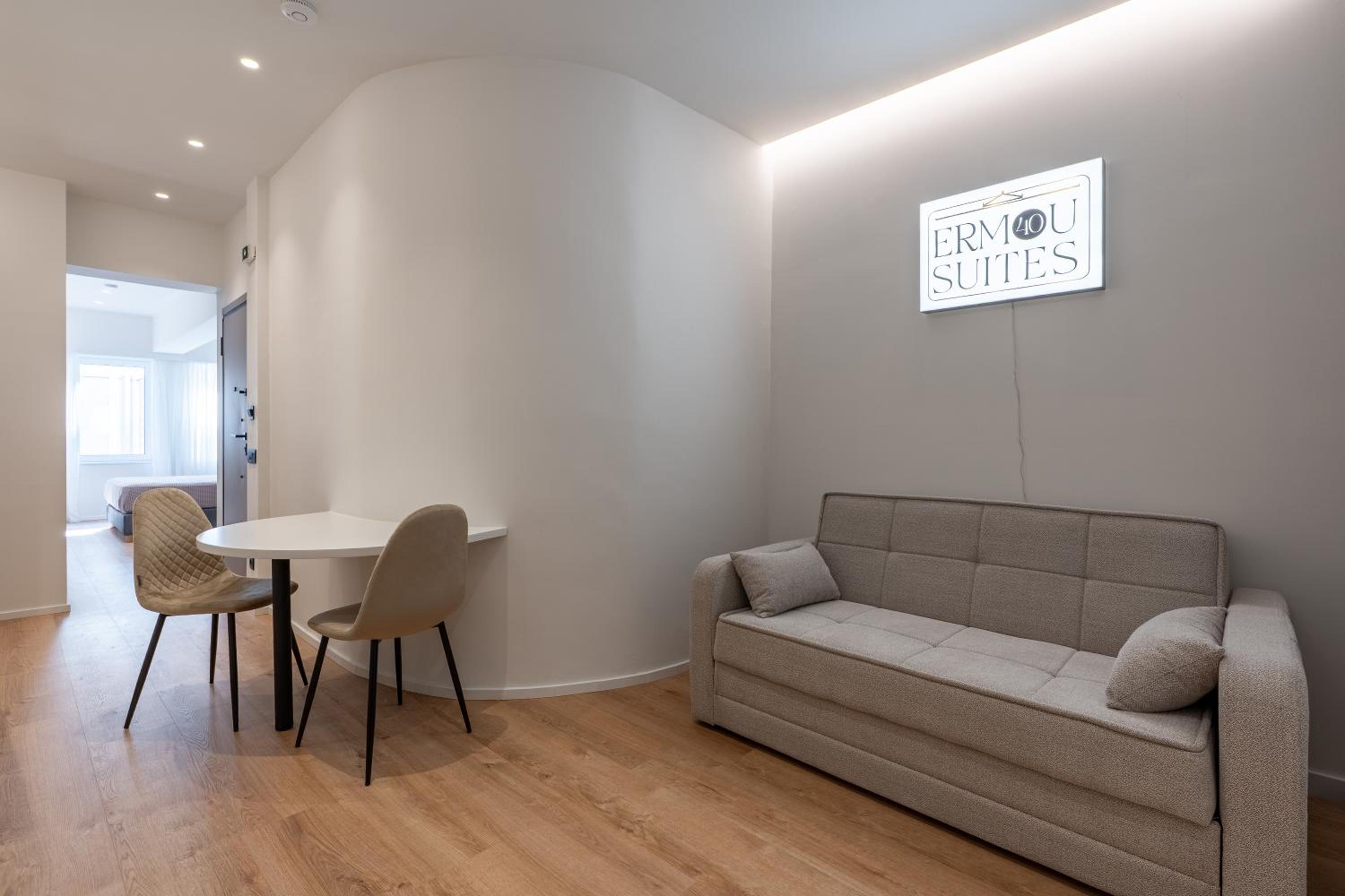 Deluxe Family Suite photo 1