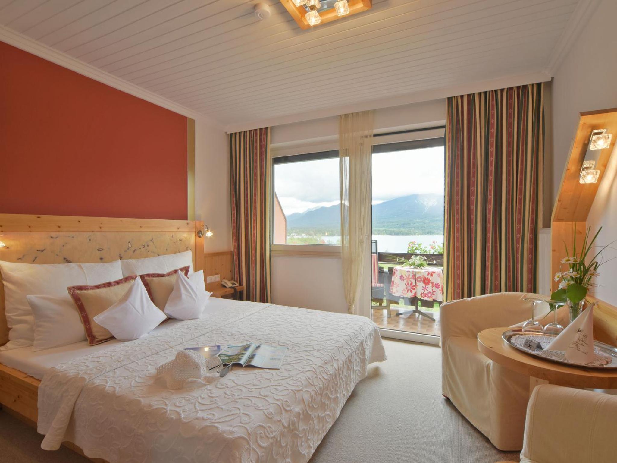 Double Room with Balcony and Lake View