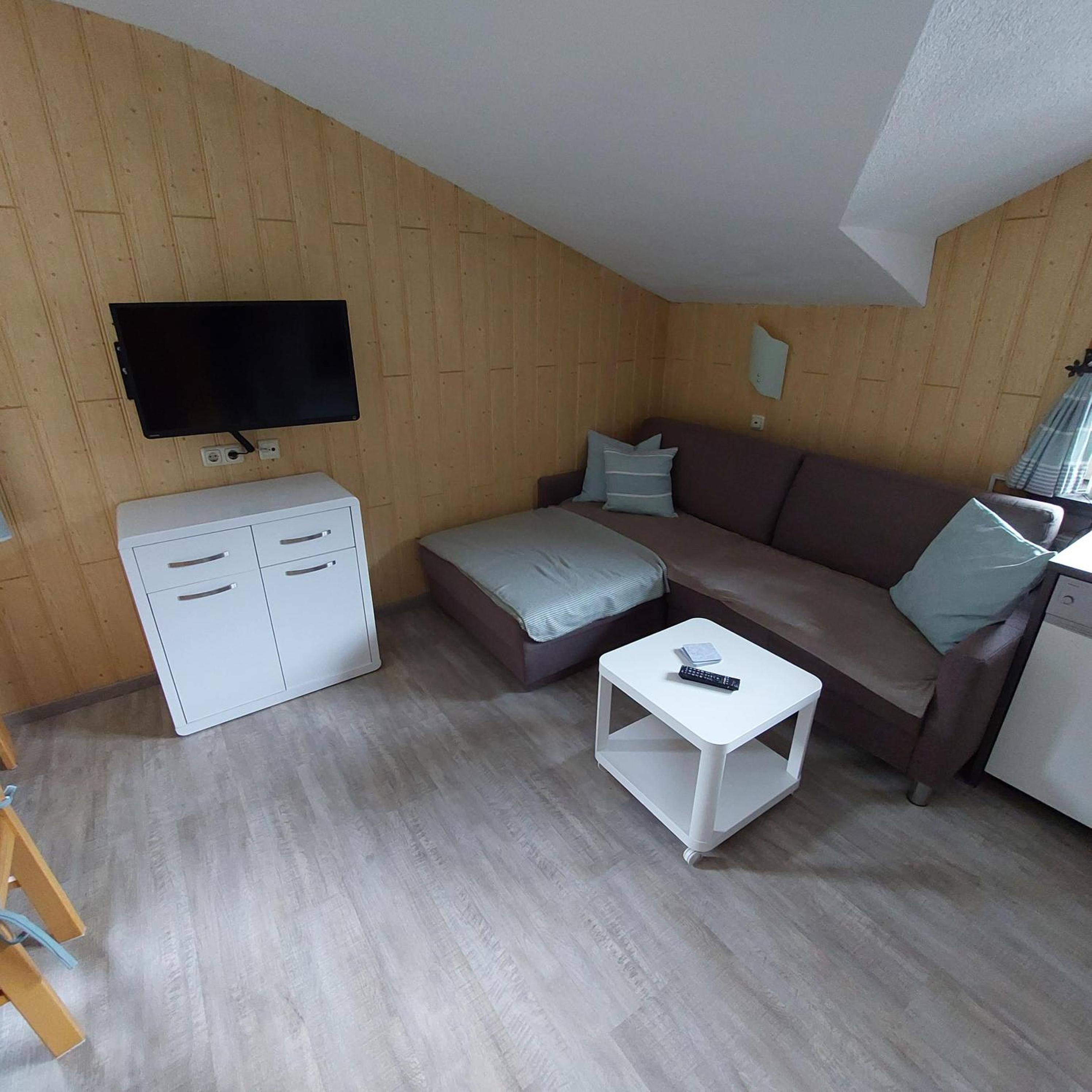 Two-Bedroom Apartment with Shower  photo 2
