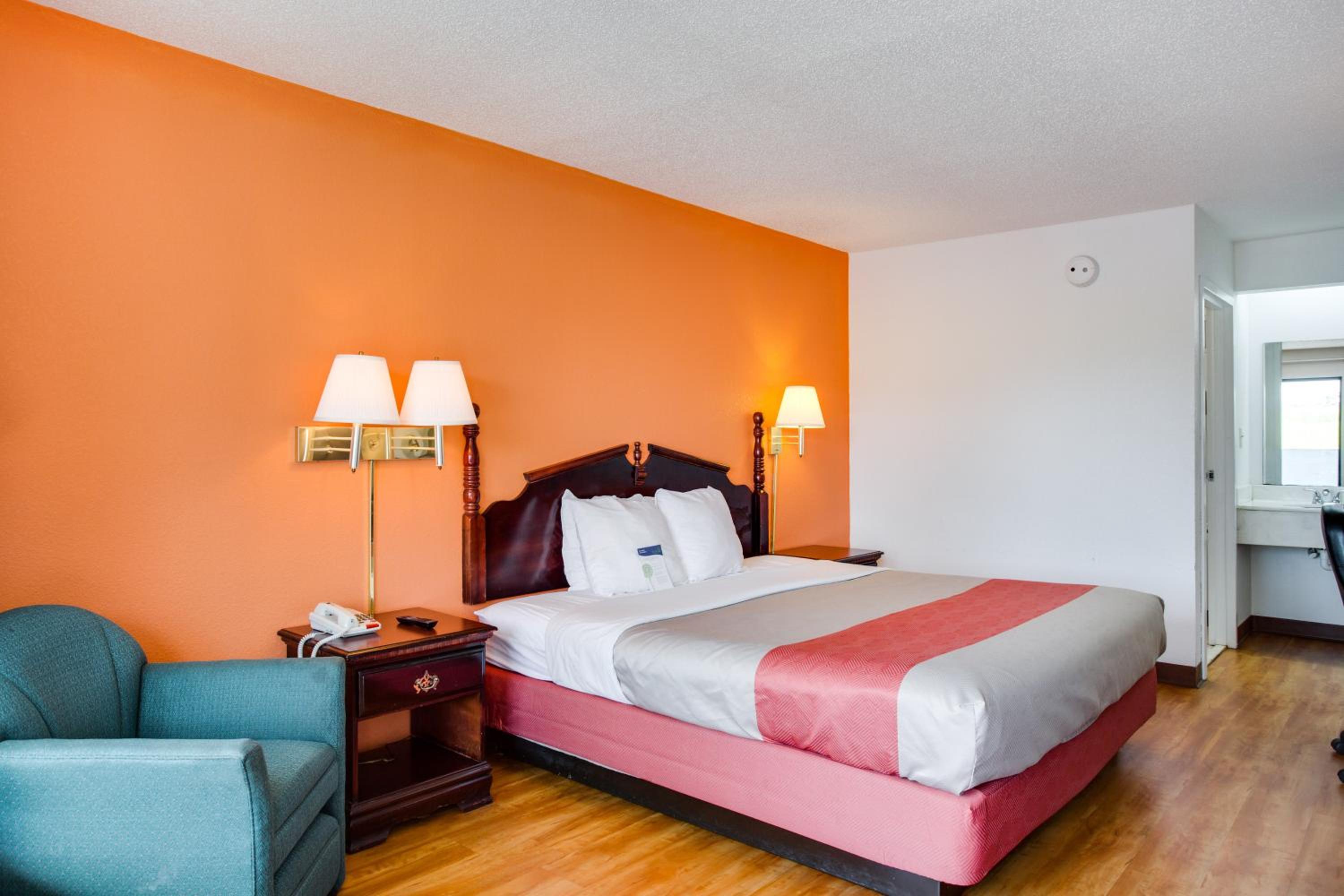Queen Room with Two Queen Beds - Smoking