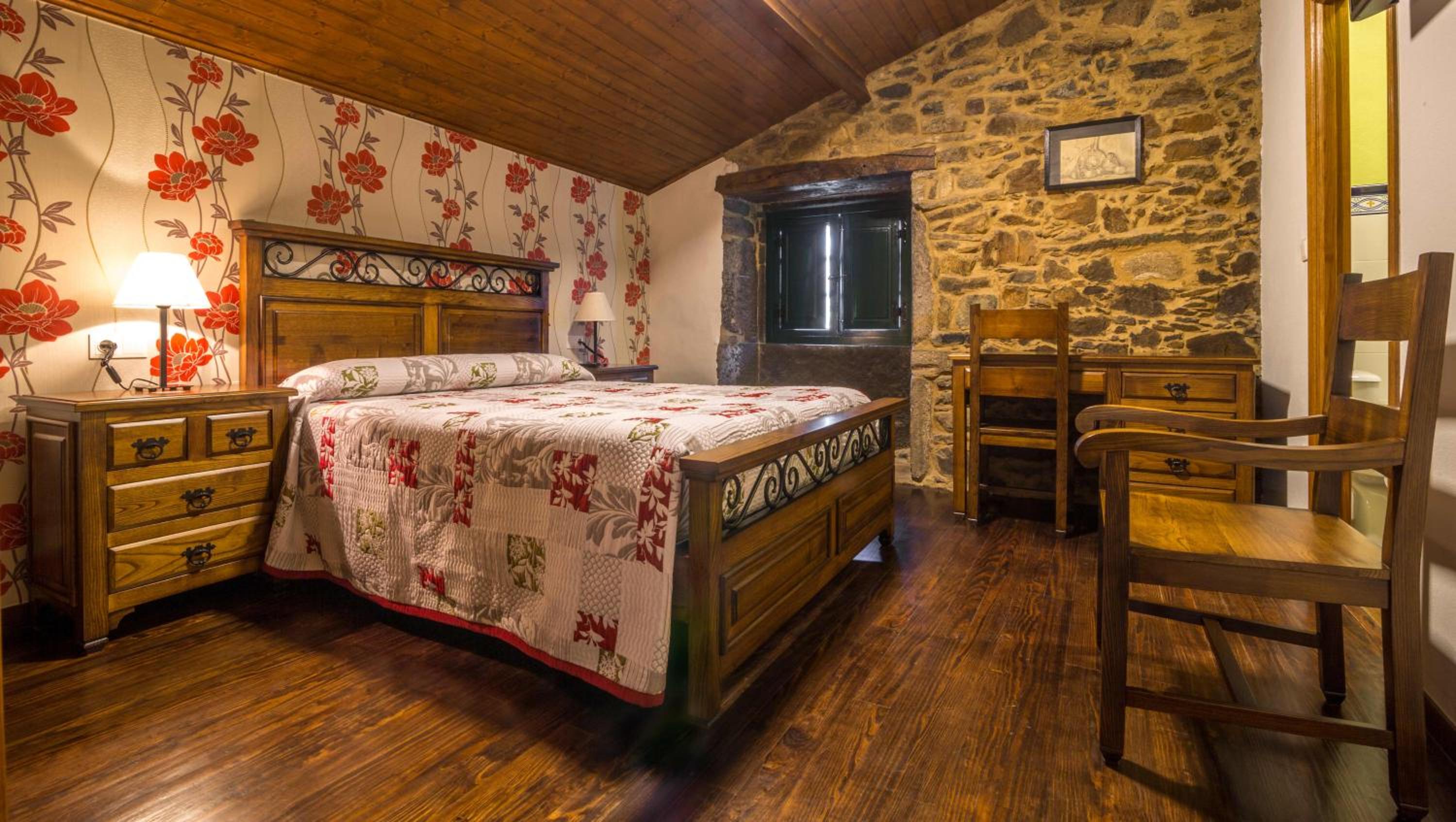 Habitación Doble con Baño Privado