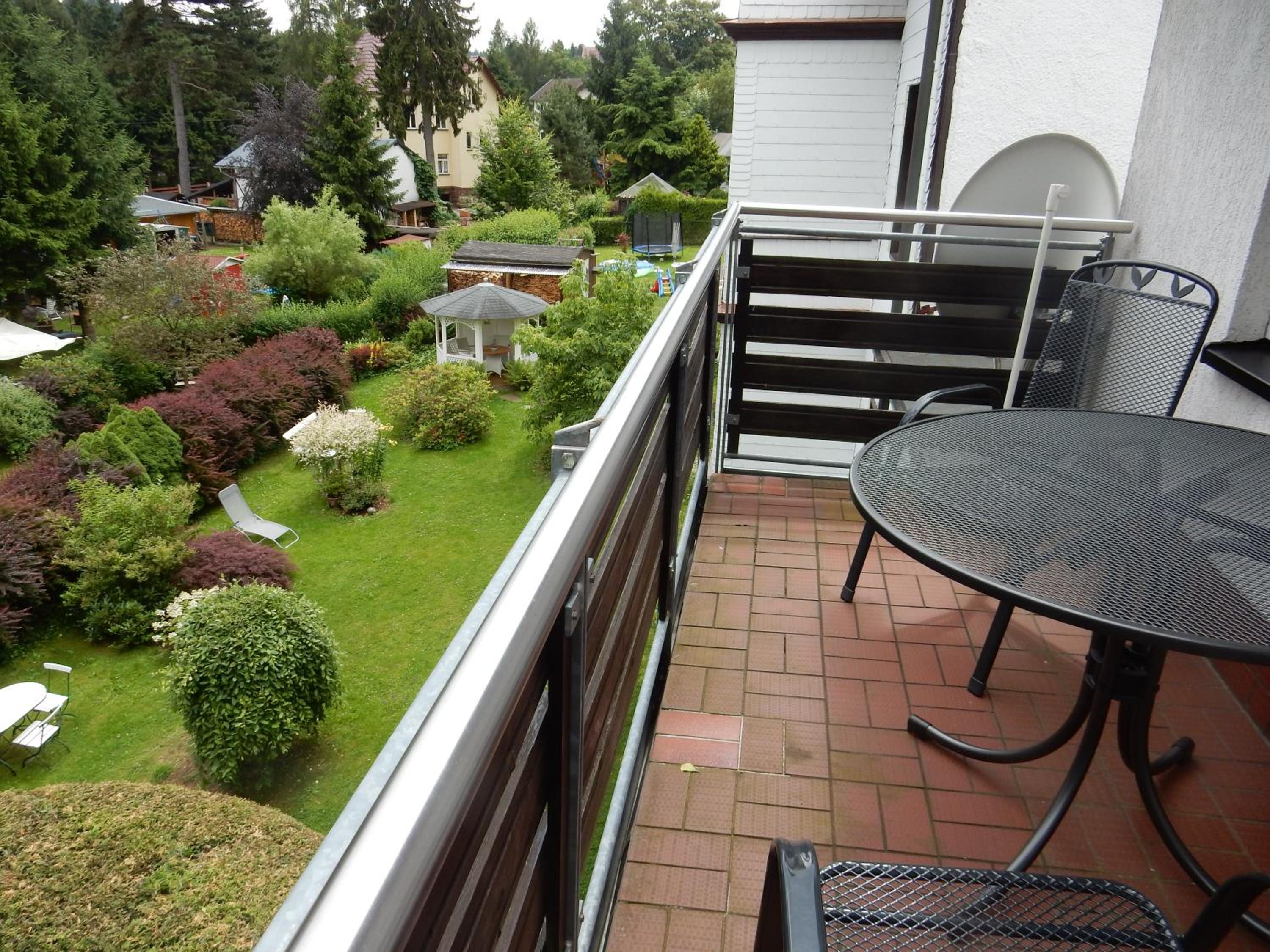 Apartment with Balcony - Waldesblick photo 2