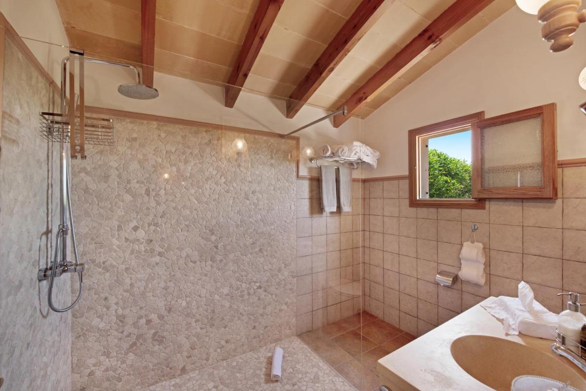 Standard Double or Twin Room photo 3