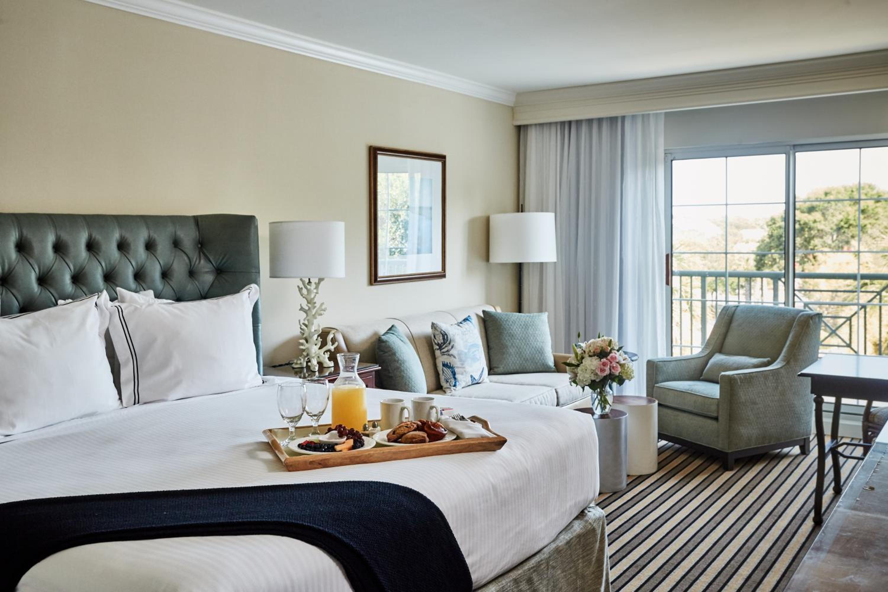 King Room with Pool View - Photo 2