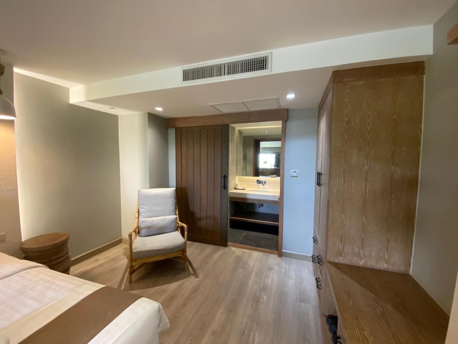 Triple Room with Lake View