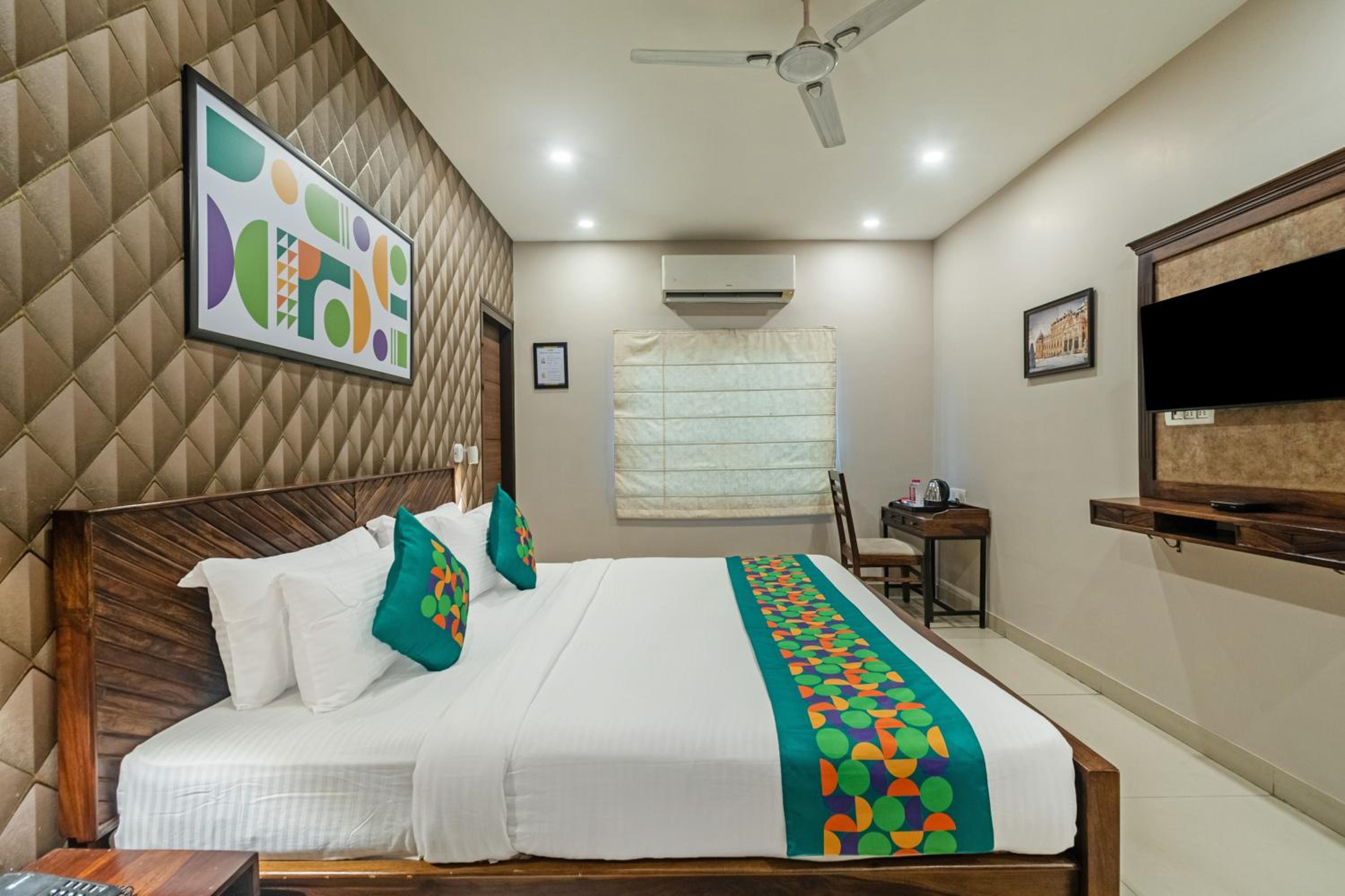 Deluxe Room - Photo 3