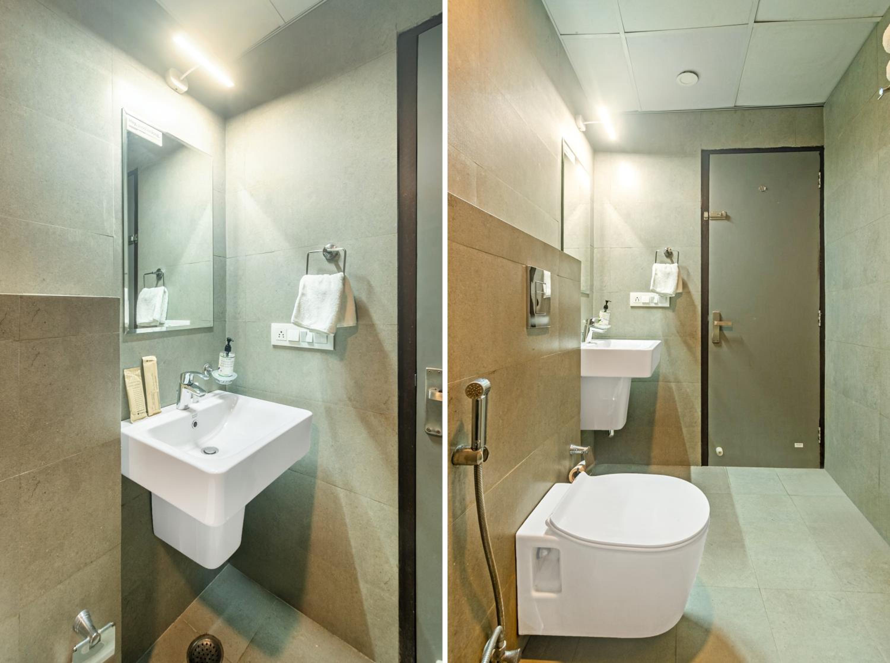 Deluxe Room - Photo 12