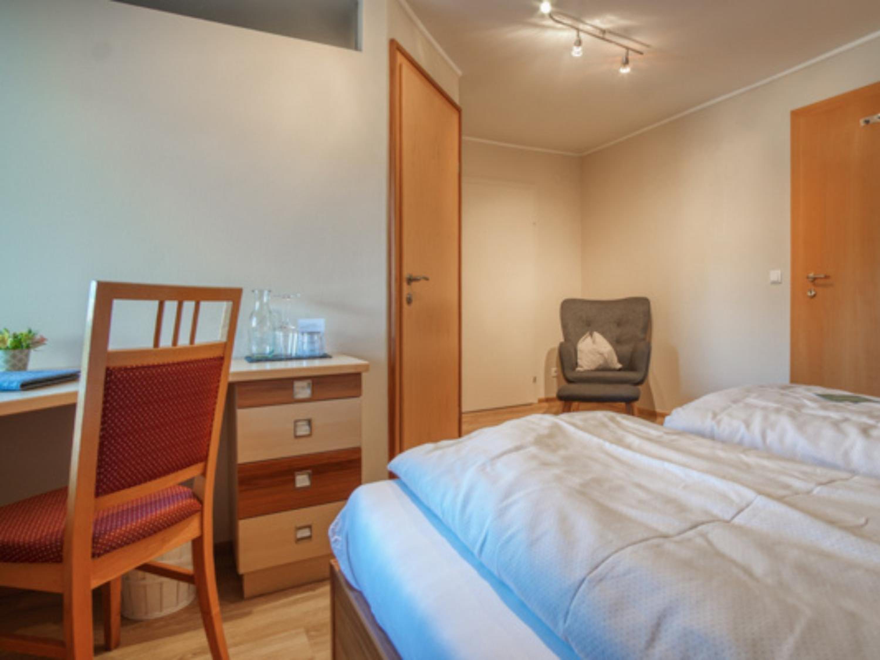 Large Single Room photo 2