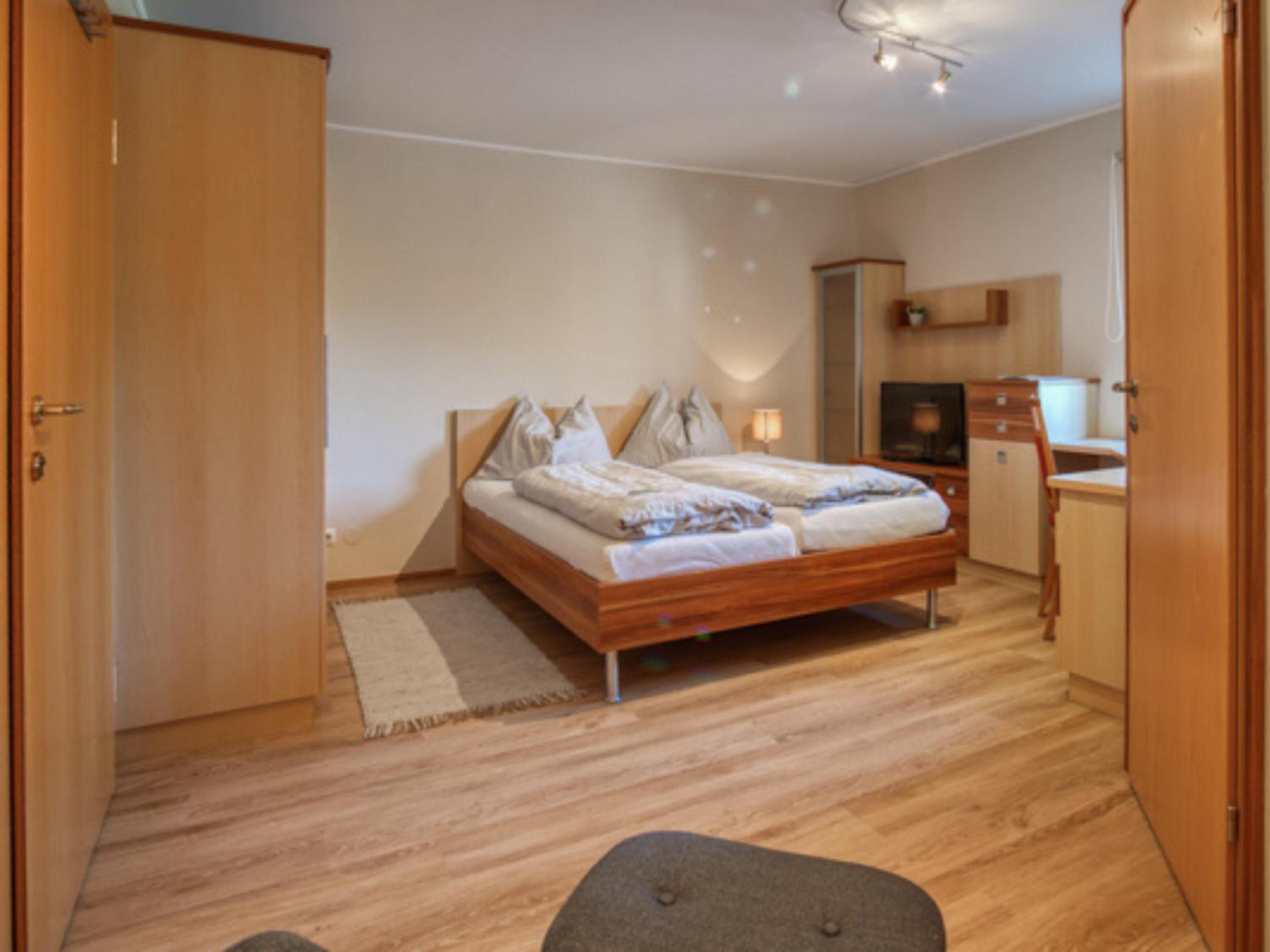 Large Single Room photo 3