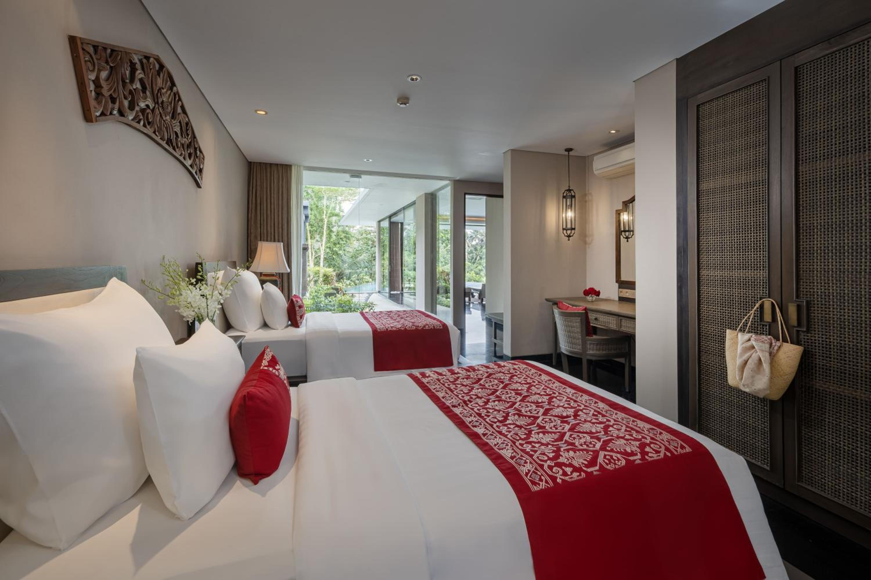 Three-Bedroom Villa with Afternoon Tea