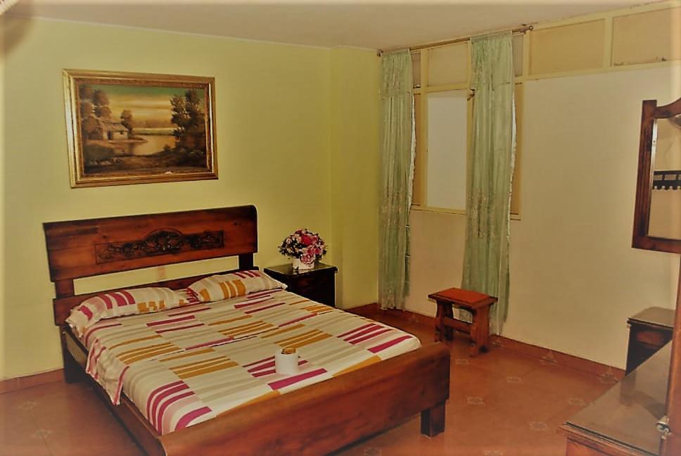 Family Room with Private Bathroom photo 1
