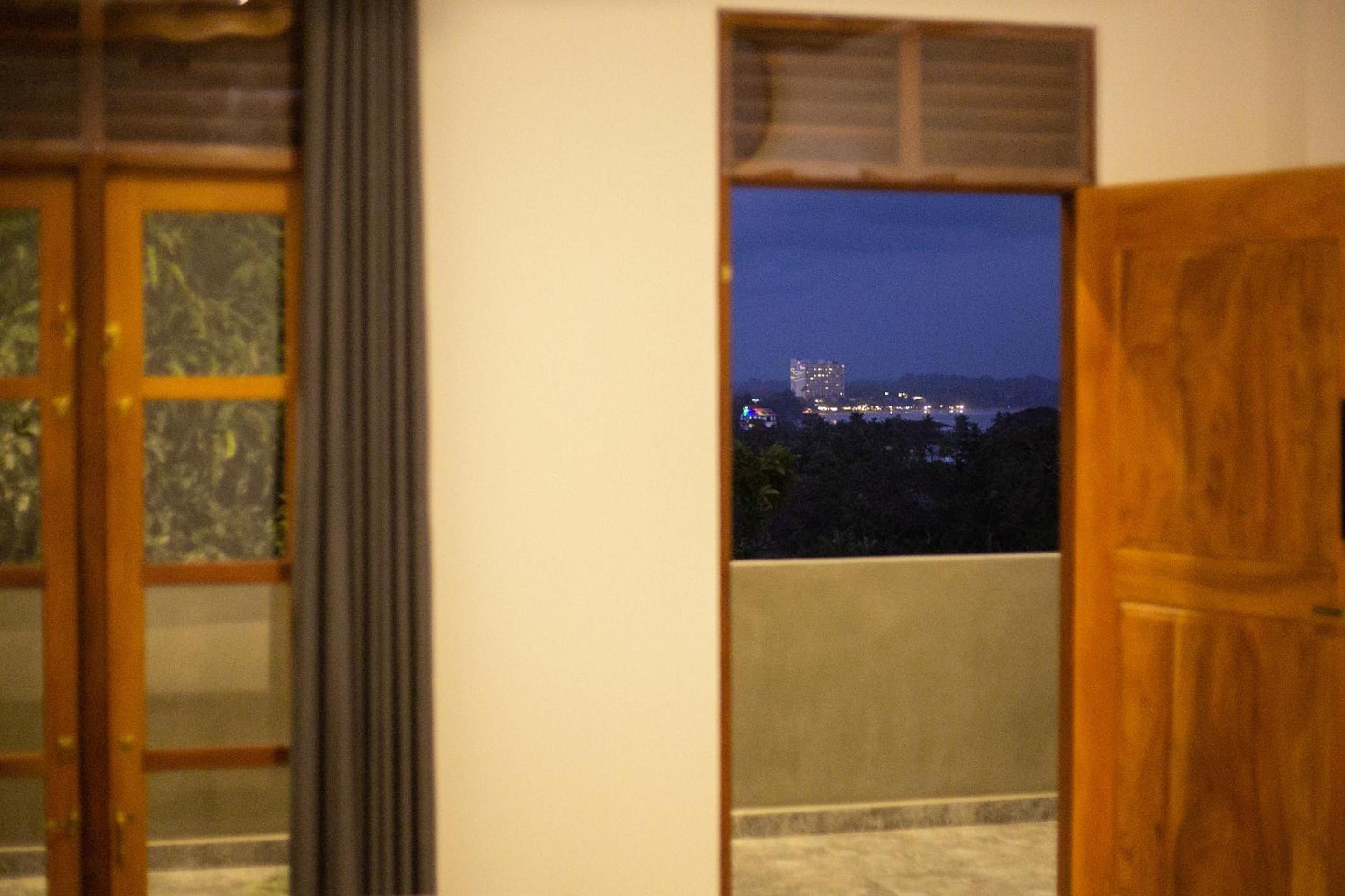 Deluxe Double Room with Balcony photo 3