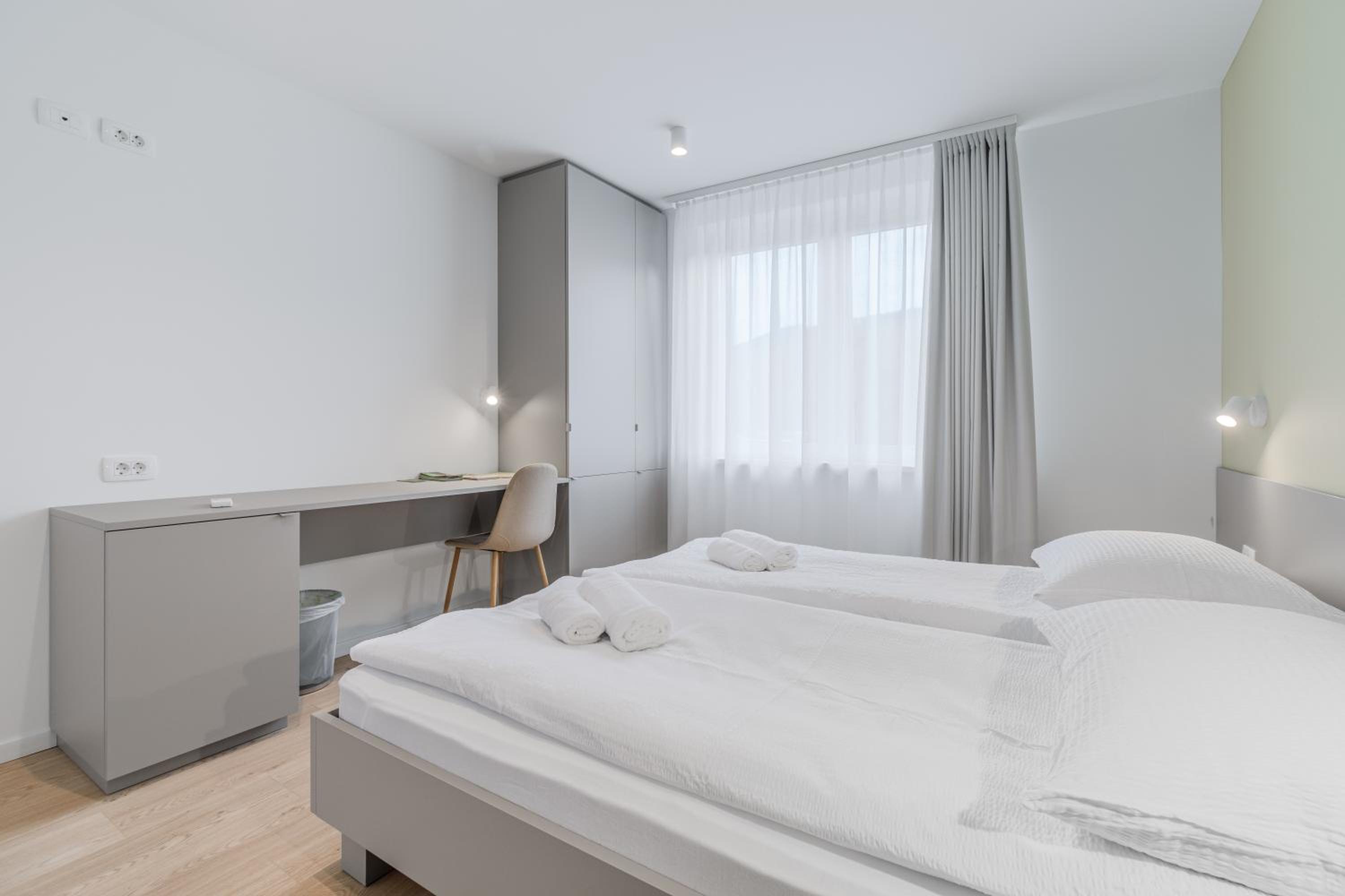 Economy Triple Room with Shared Bathroom photo 3