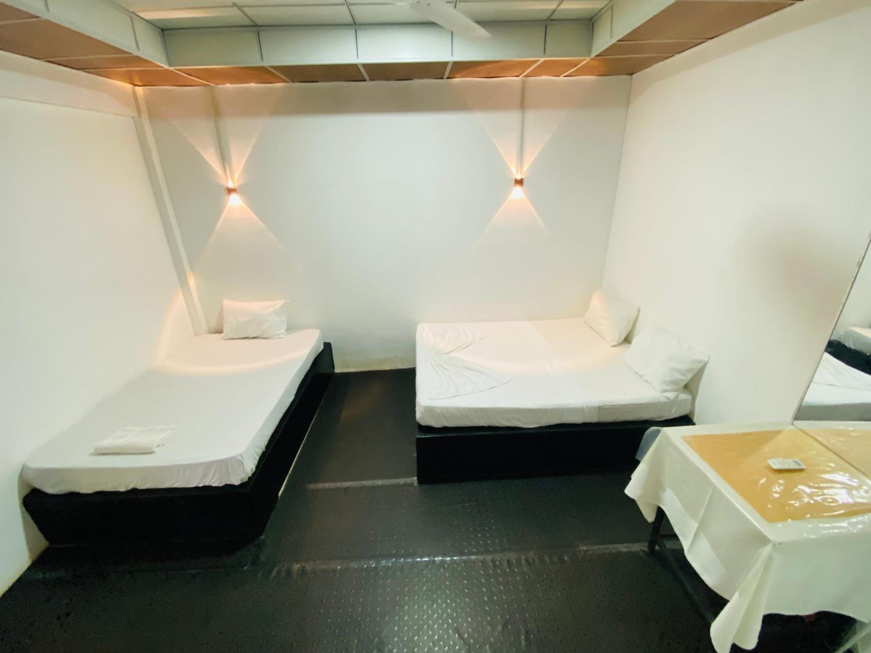 Budget Double Room photo 2