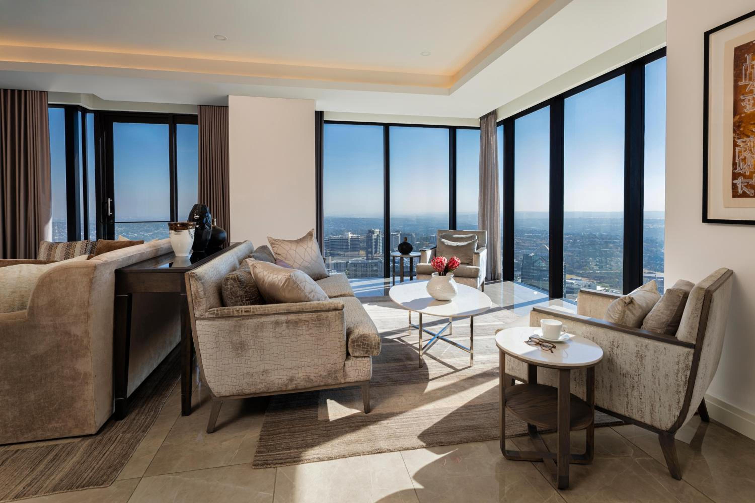 Three-Bedroom Suite - Photo 4