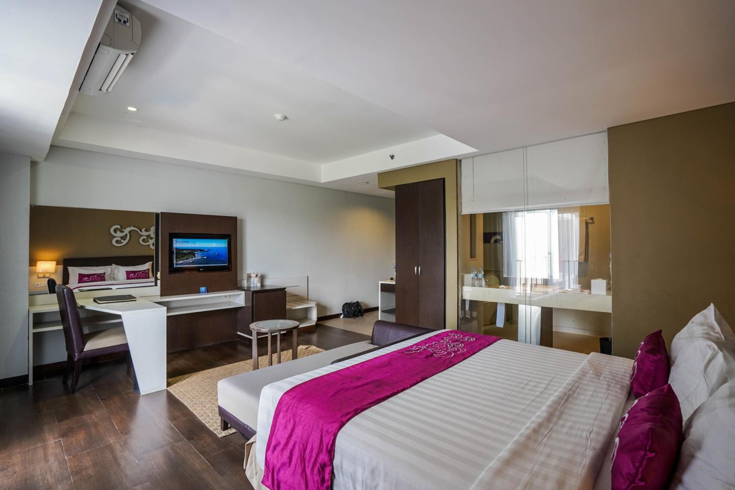Junior Suite (2 Adults + 1 Child) - Photo 4