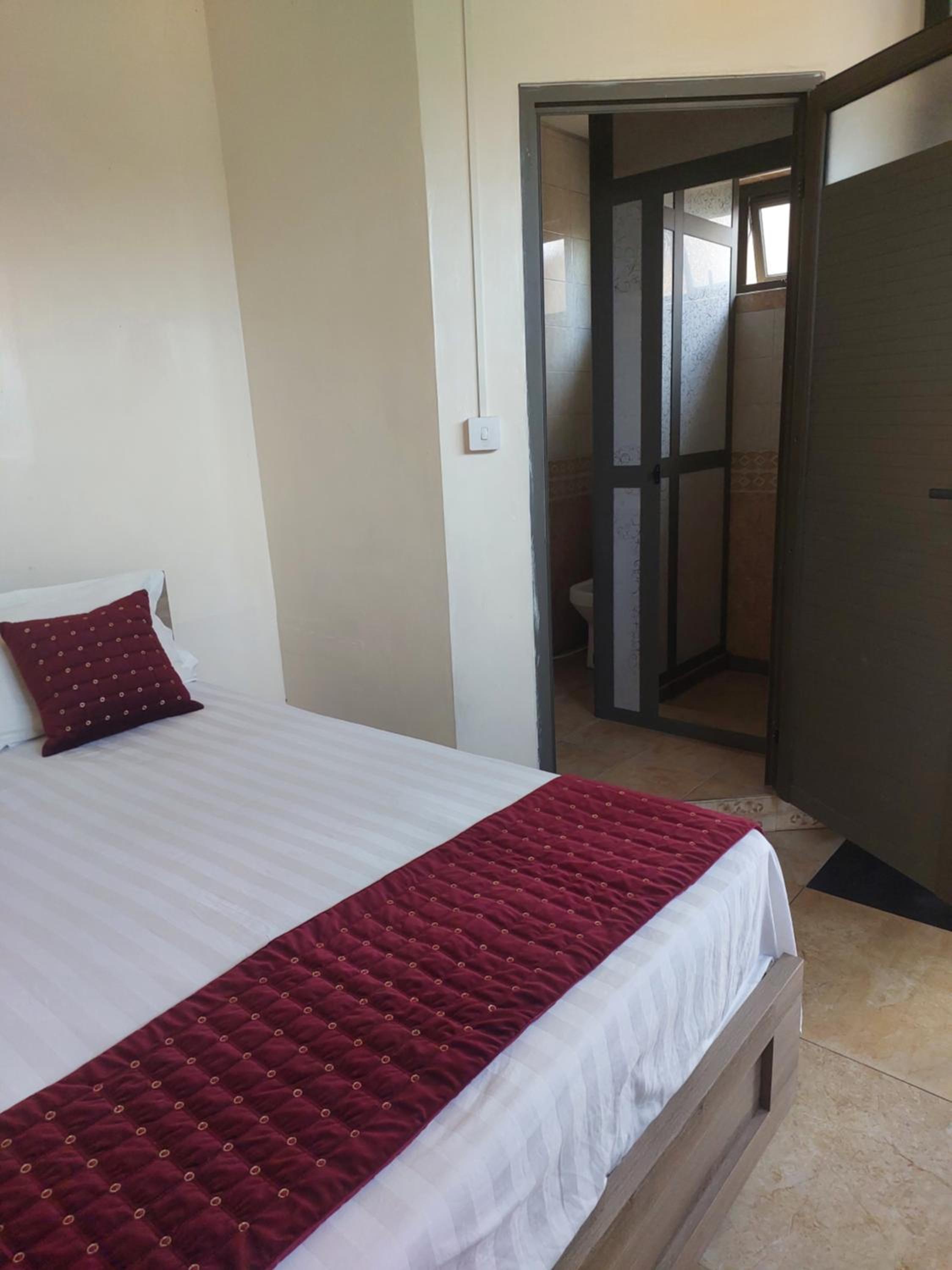 Budget Double Room photo 3