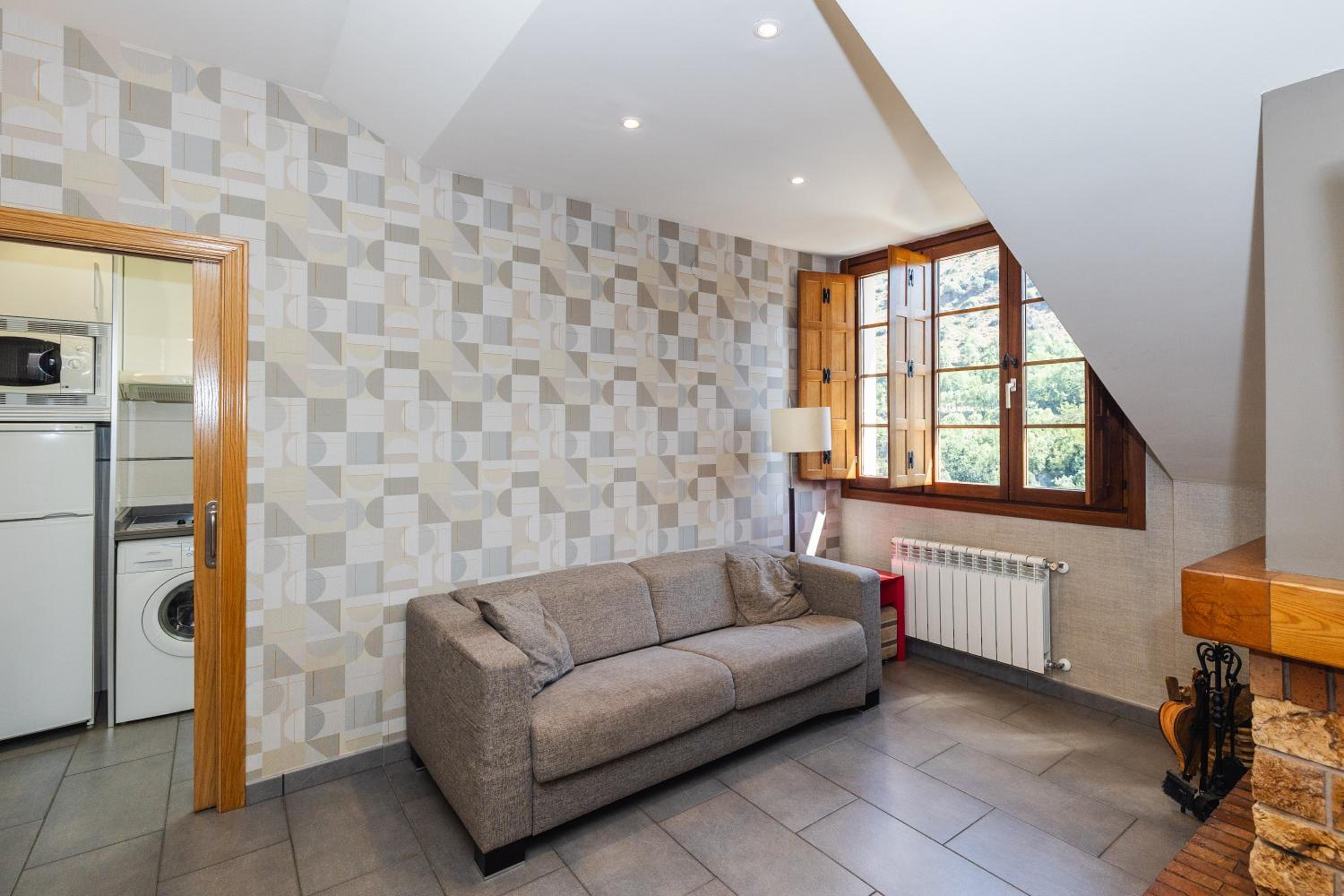 Two-Bedroom Apartment with Mountain View photo 2
