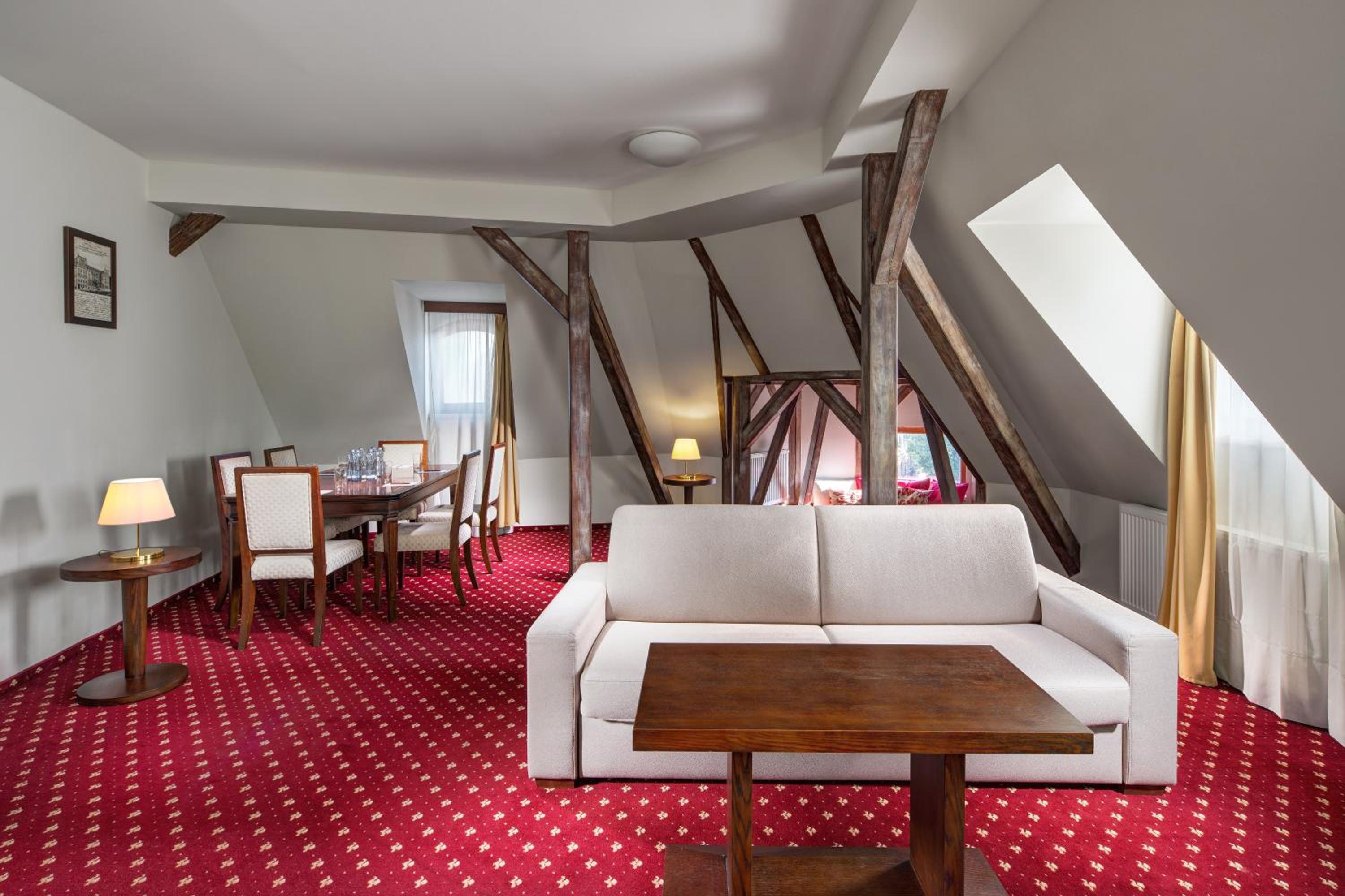 Suite with Mountain View - Photo 6