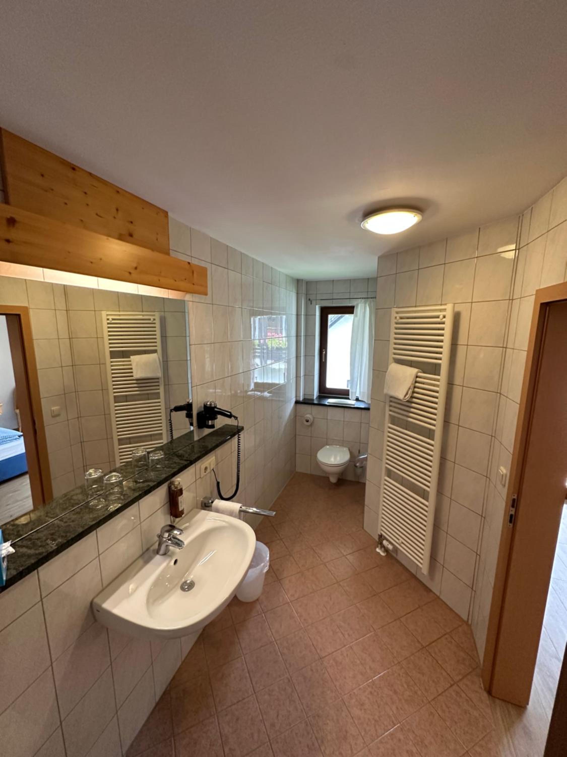 Double Room - Photo 12