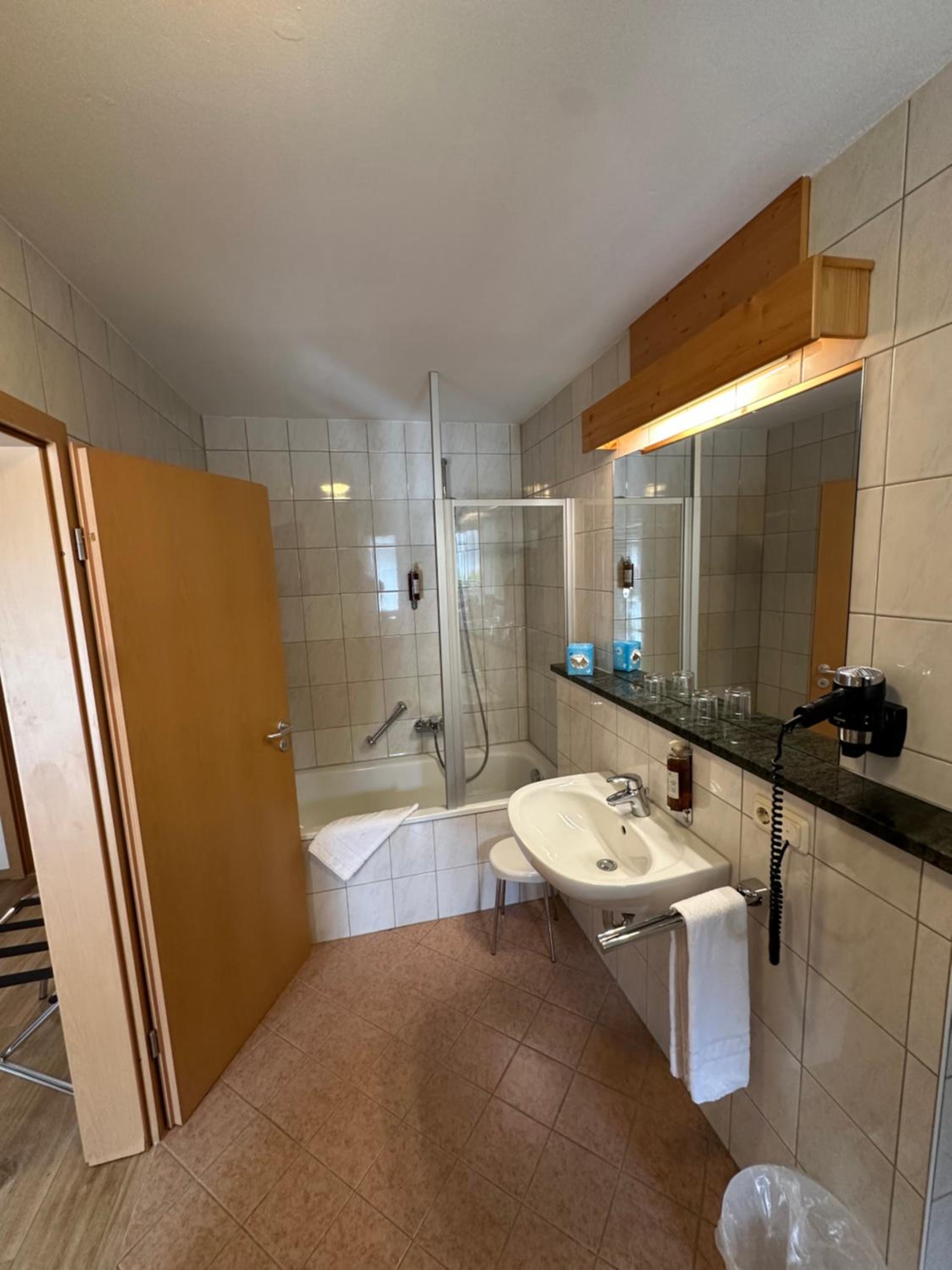 Double Room - Photo 14